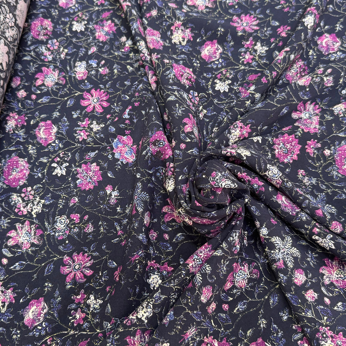 VISCOSE DOUCE ET FLUIDE FOND NUIT FLORAUX VIOLET - My Little Coupon
