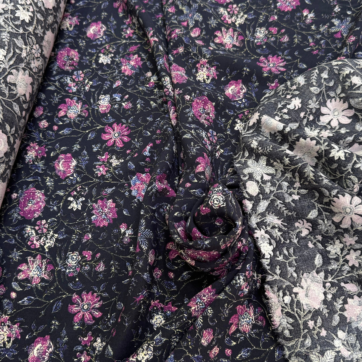 VISCOSE DOUCE ET FLUIDE FOND NUIT FLORAUX VIOLET - My Little Coupon