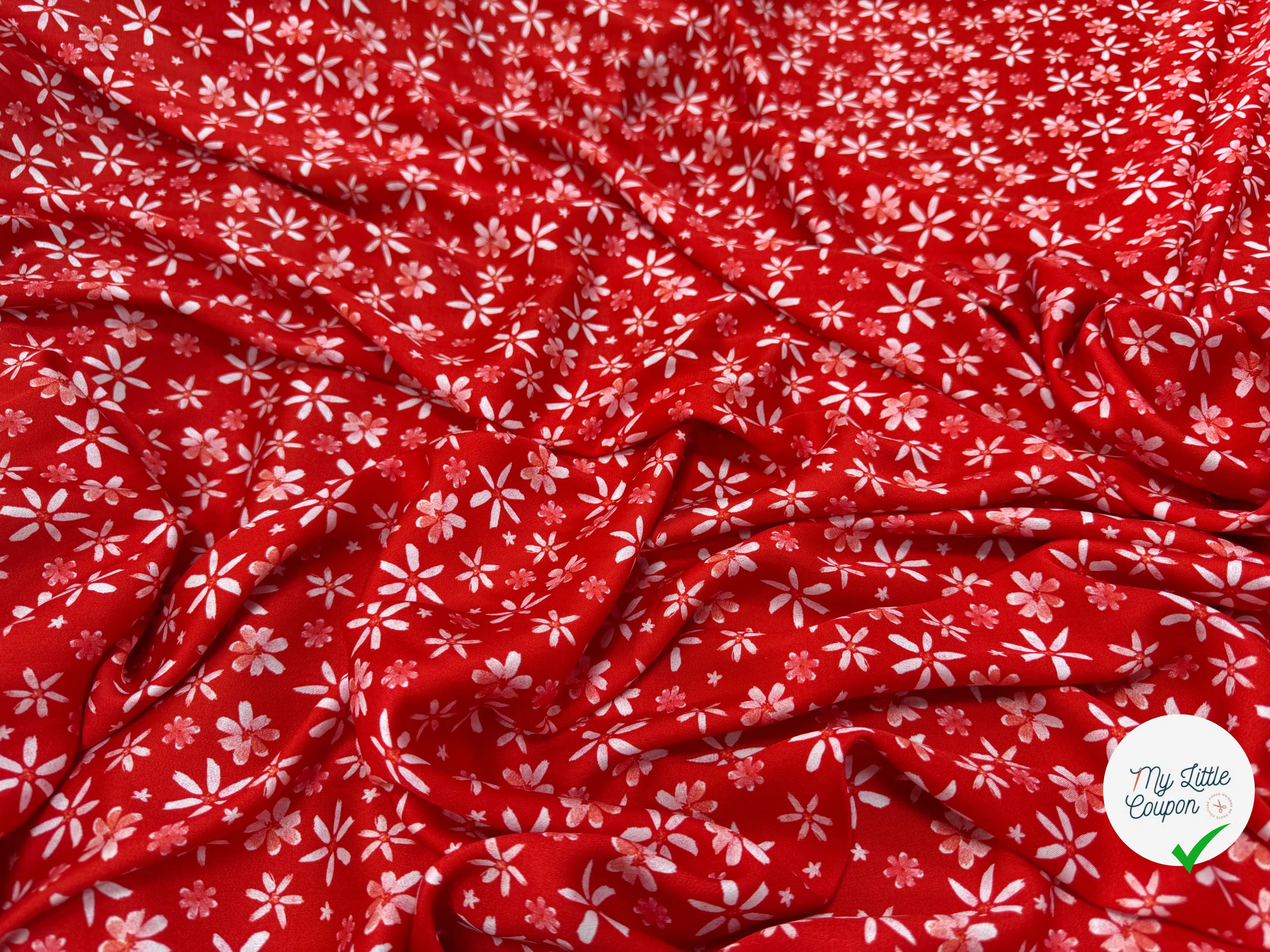VISCOSE DOUCE TRES LEGEREMENT SATINEE PRINT FLEURS SUR FOND ROUGE - My Little Coupon
