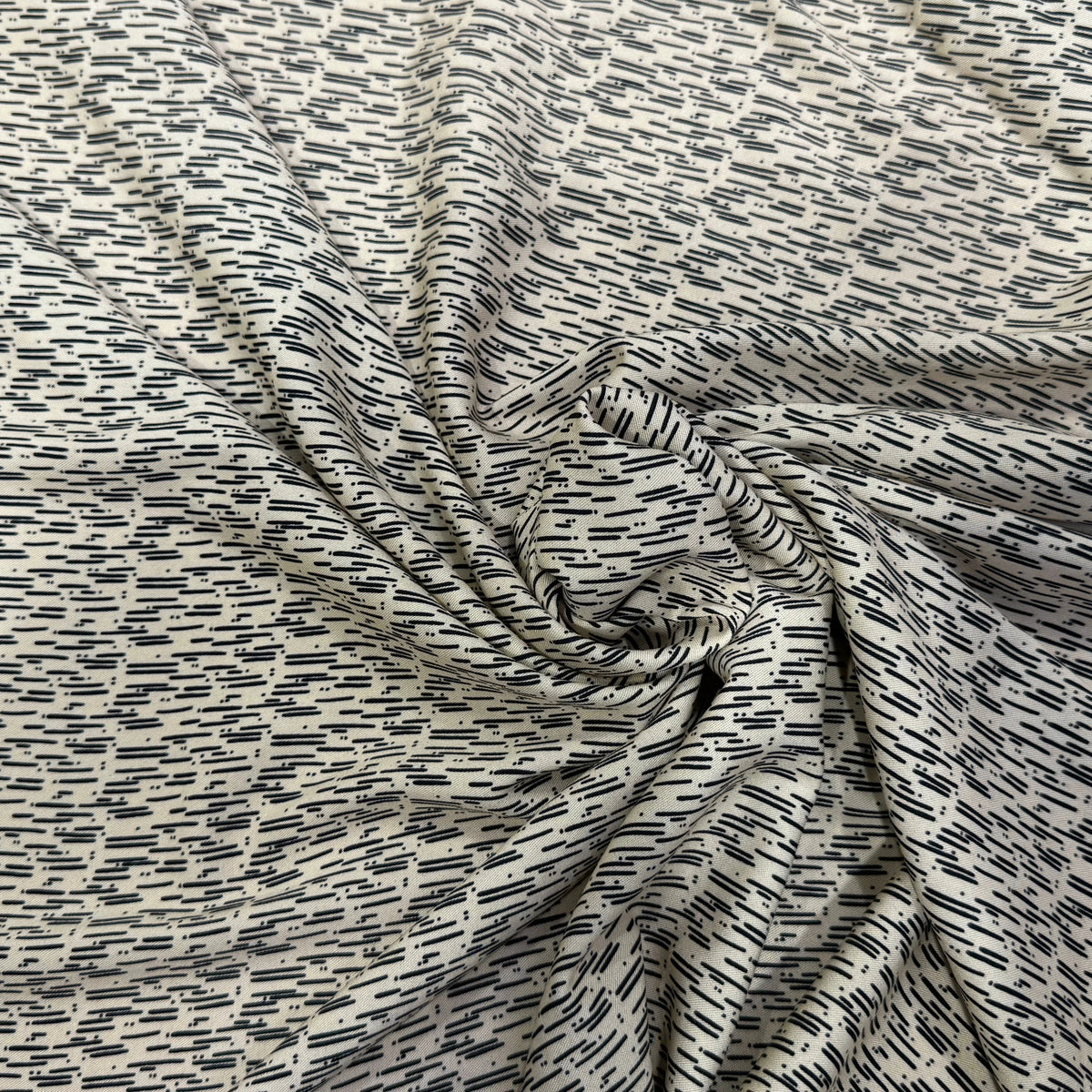 VISCOSE ÉLASTHANNE IMPRIMÉ GRAPHIQUE À TRAITS - My Little Coupon