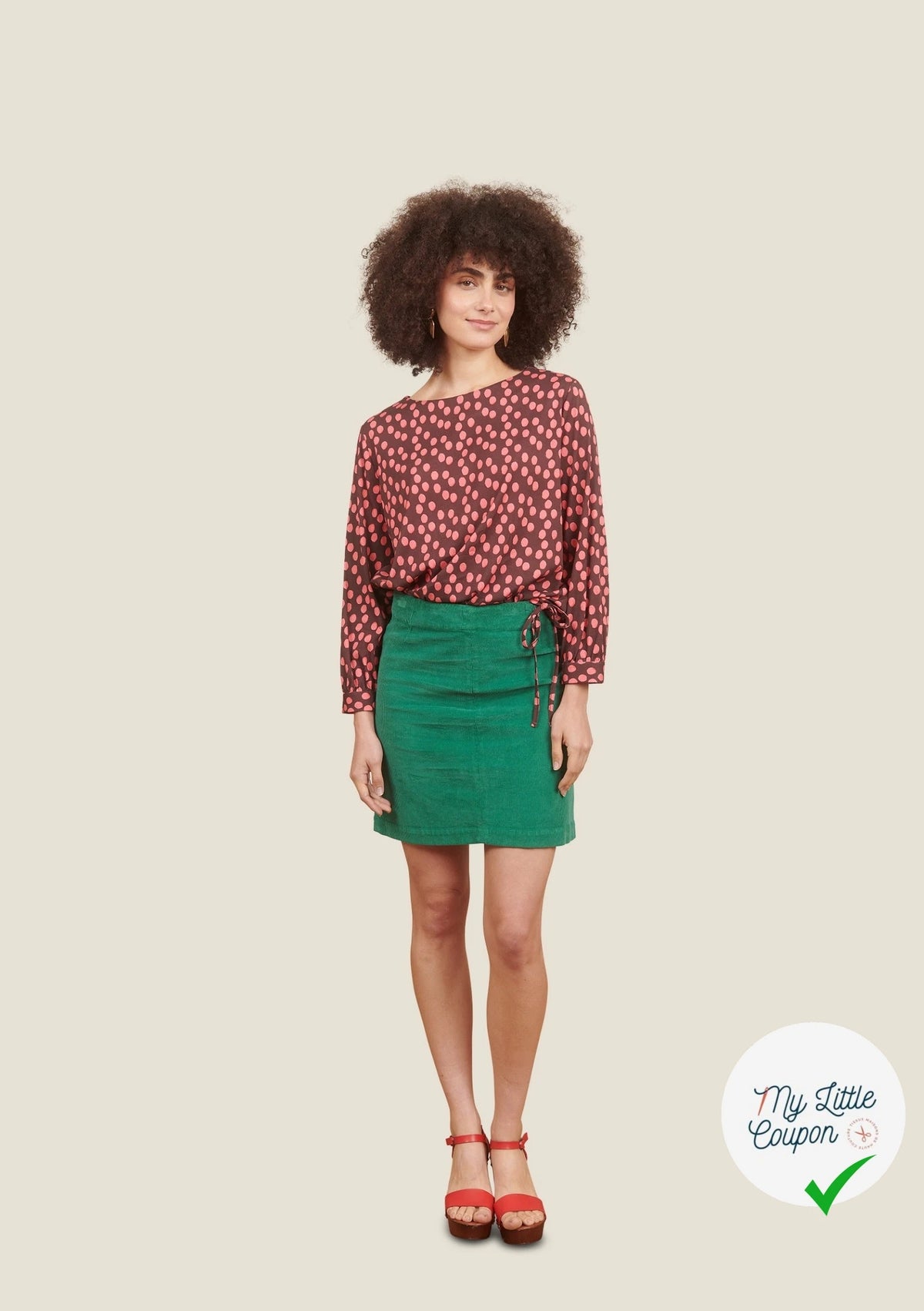 VISCOSE ÉLASTHANNE IMPRIMÉ POIS ROSES FOND MARRON - My Little Coupon