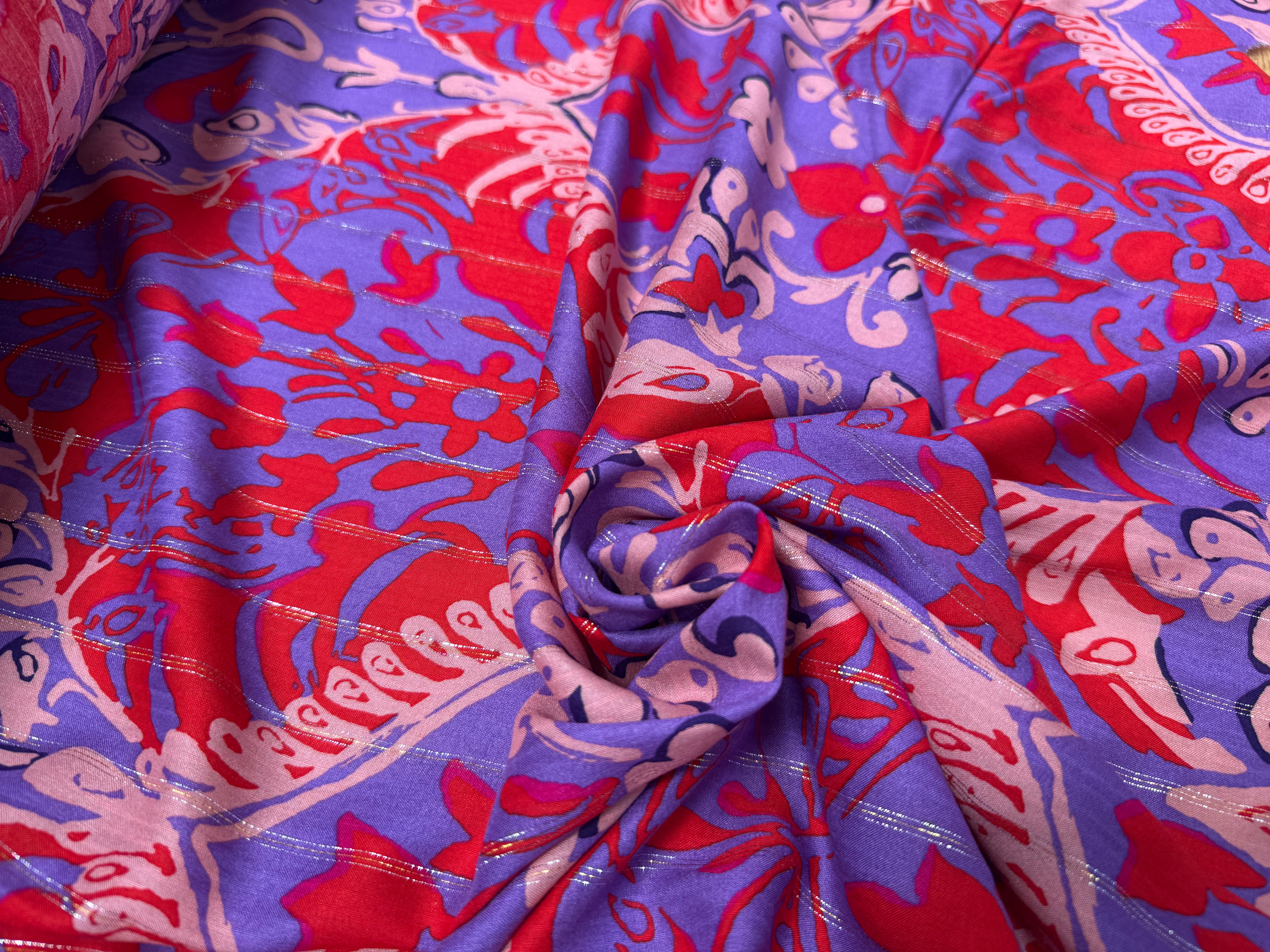 VISCOSE FIL ARGENTÉ FOND VIOLET MOTIFS ROUGE - My Little Coupon