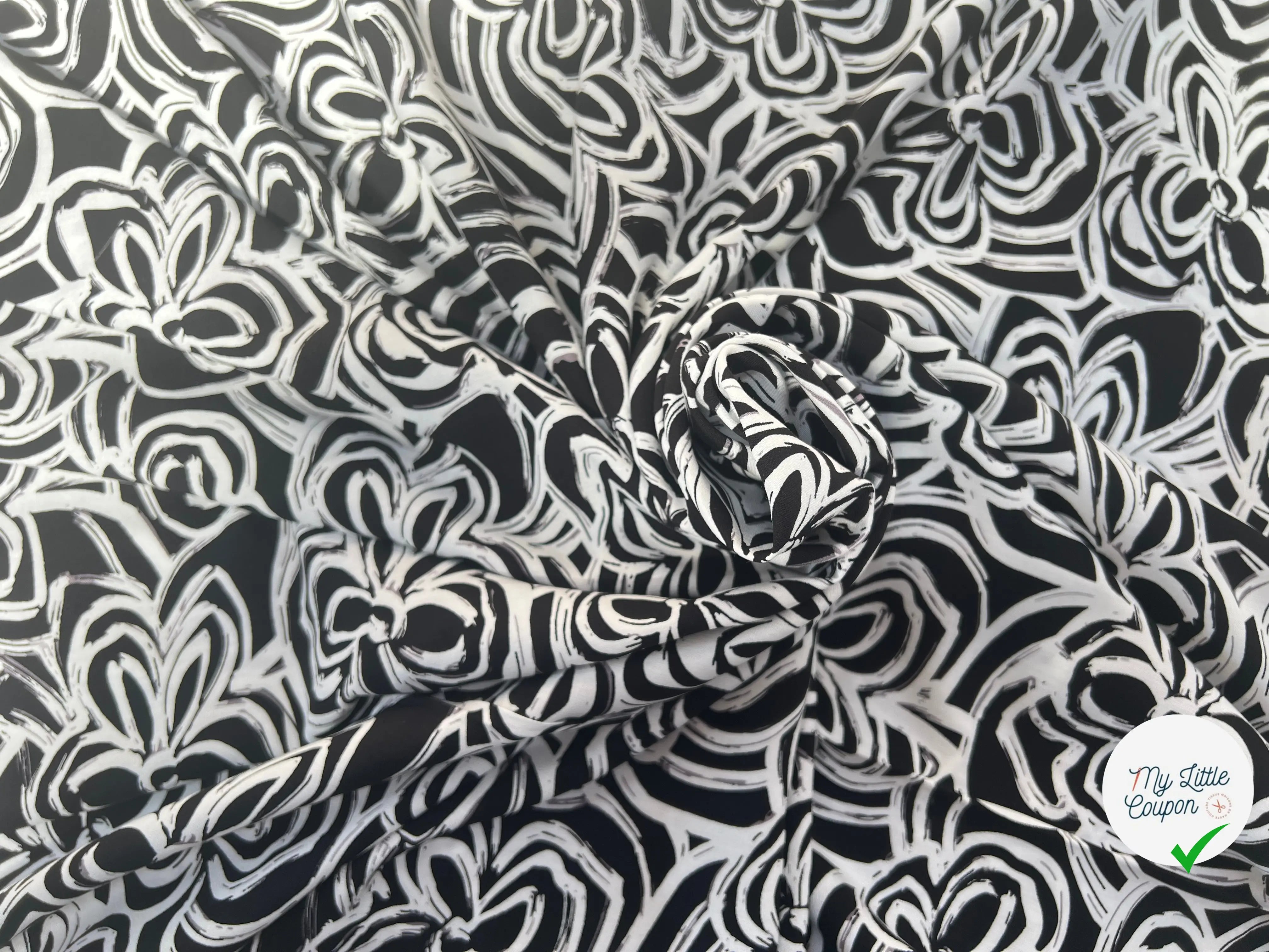 VISCOSE FLEURS NOIR ET BLANC - My Little Coupon