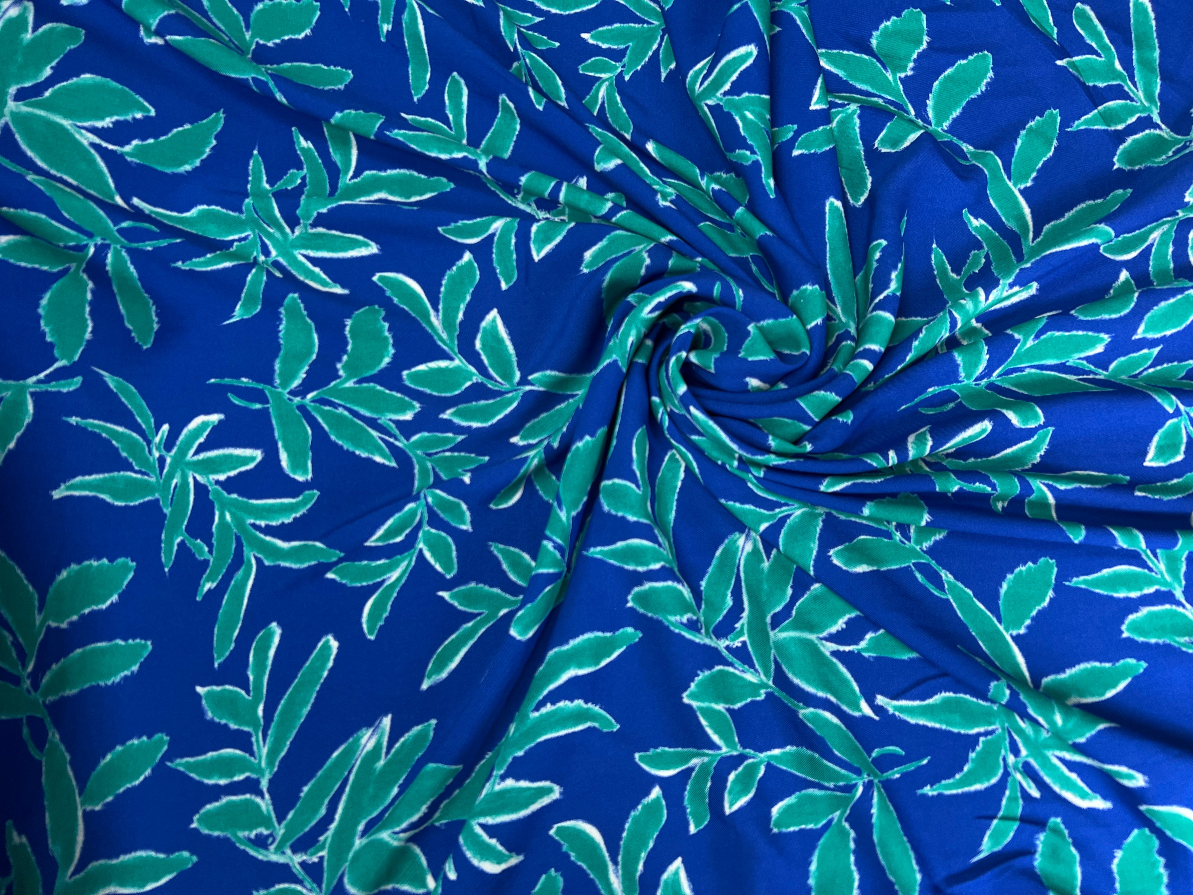 VISCOSE FLUIDE FEUILLAGES SUR FOND BLEU - My Little Coupon
