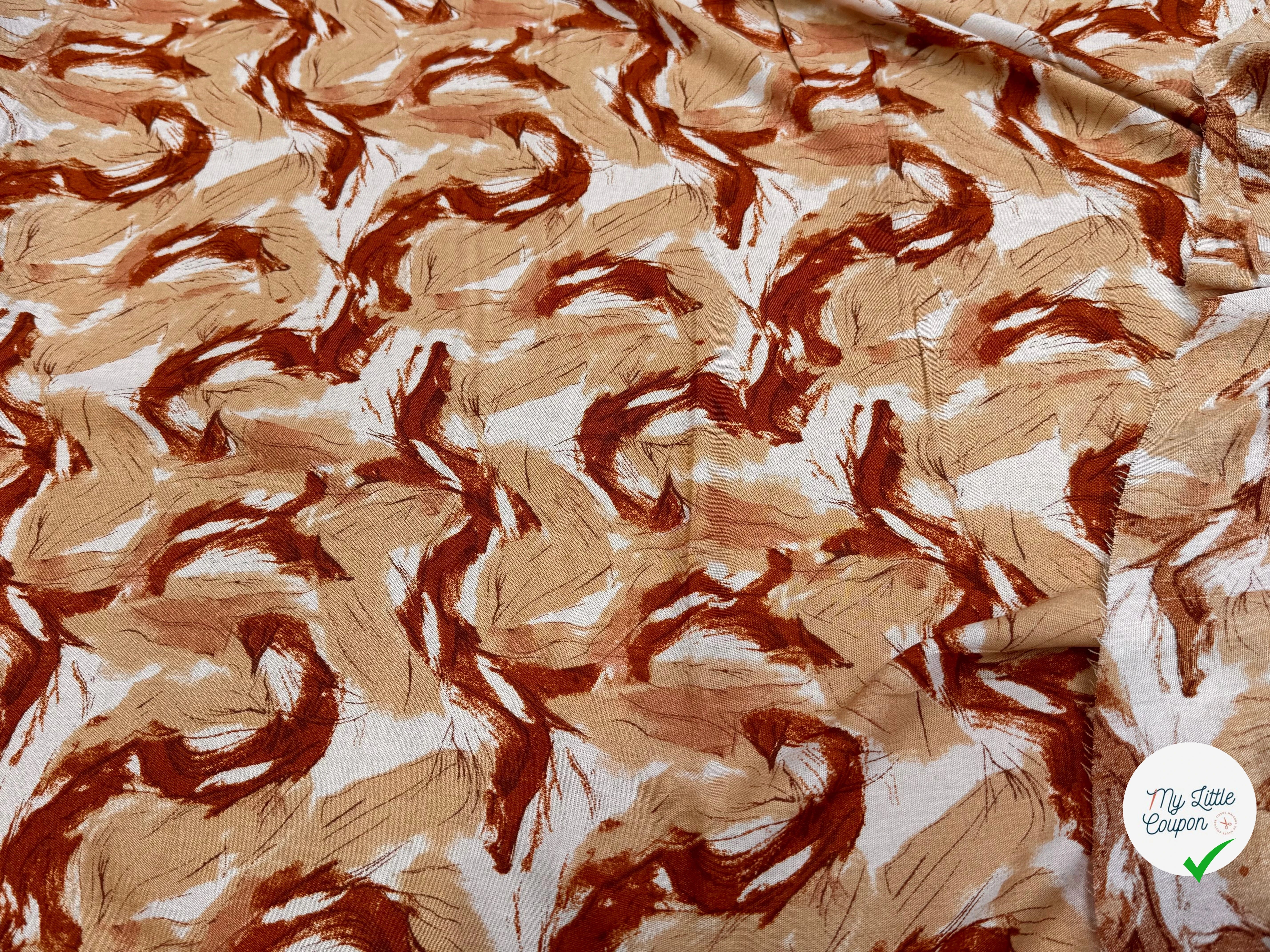 VISCOSE FLUIDE FOND BEIGE IMPRIMÉE TOURBILLON BEIGE ET CHOCO - My Little Coupon