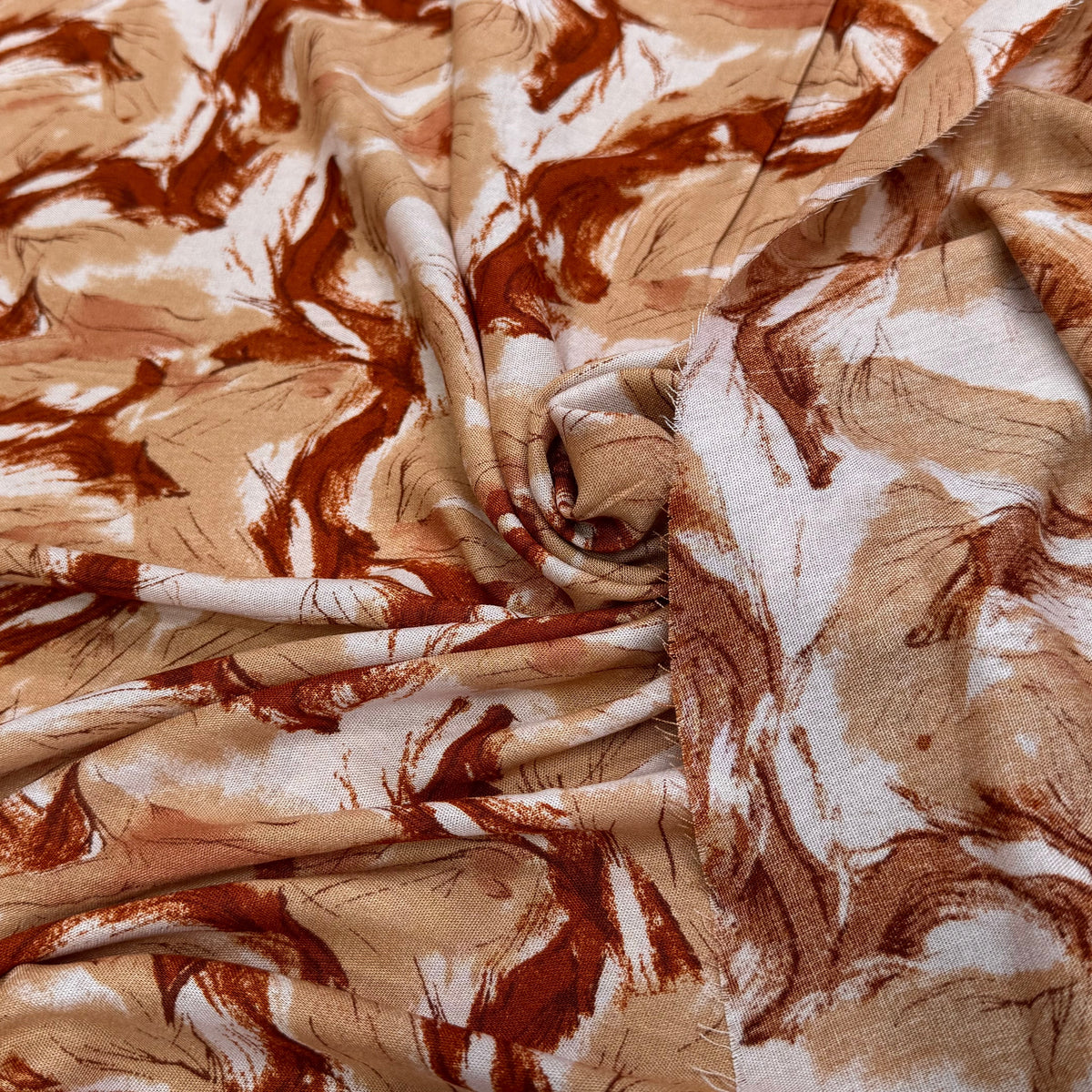 VISCOSE FLUIDE FOND BEIGE IMPRIMÉE TOURBILLON BEIGE ET CHOCO - My Little Coupon