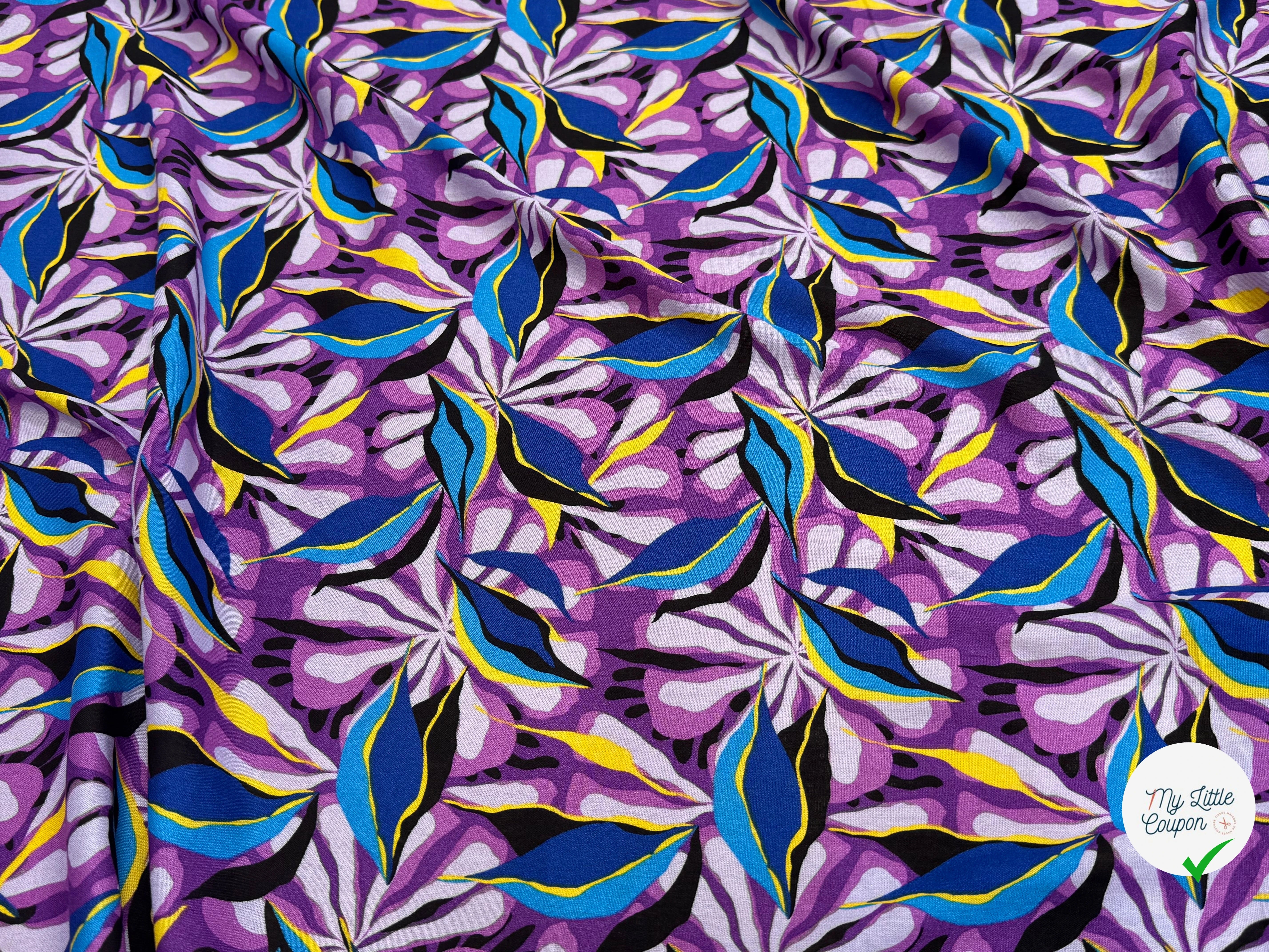 VISCOSE FLUIDE FOND VIOLET MOTIFS FEUILLAGES BLEU NOIR - My Little Coupon