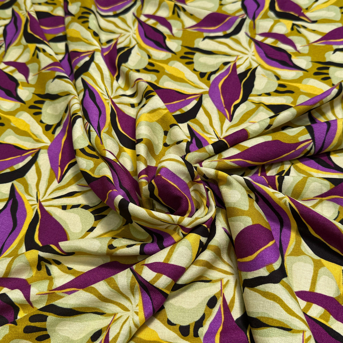 VISCOSE FLUIDE MOTIFS FEUILLAGES VIOLET NOIR - My Little Coupon