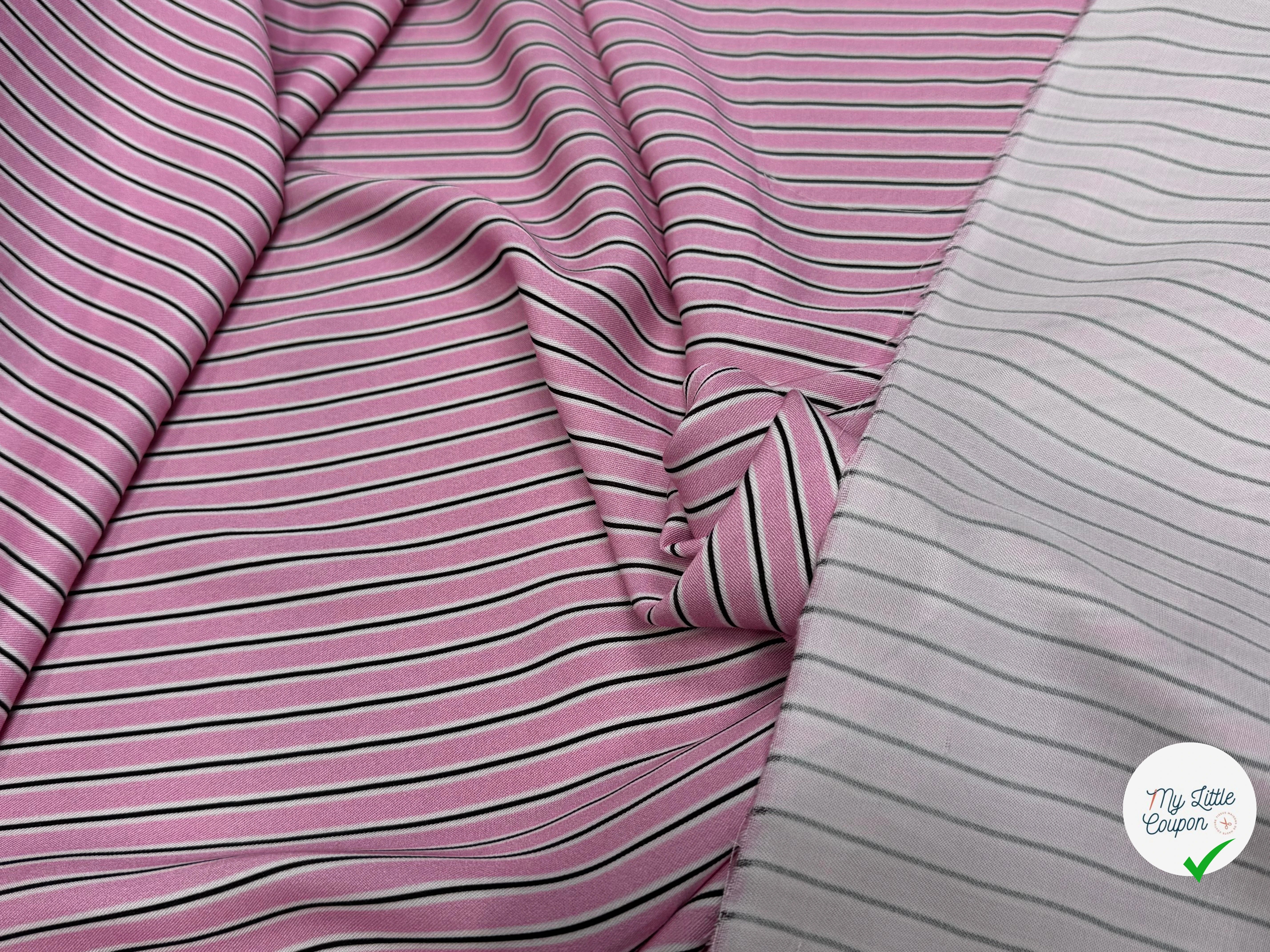 VISCOSE FLUIDE RAYON TWILL PRINTED ROSE PALE - My Little Coupon