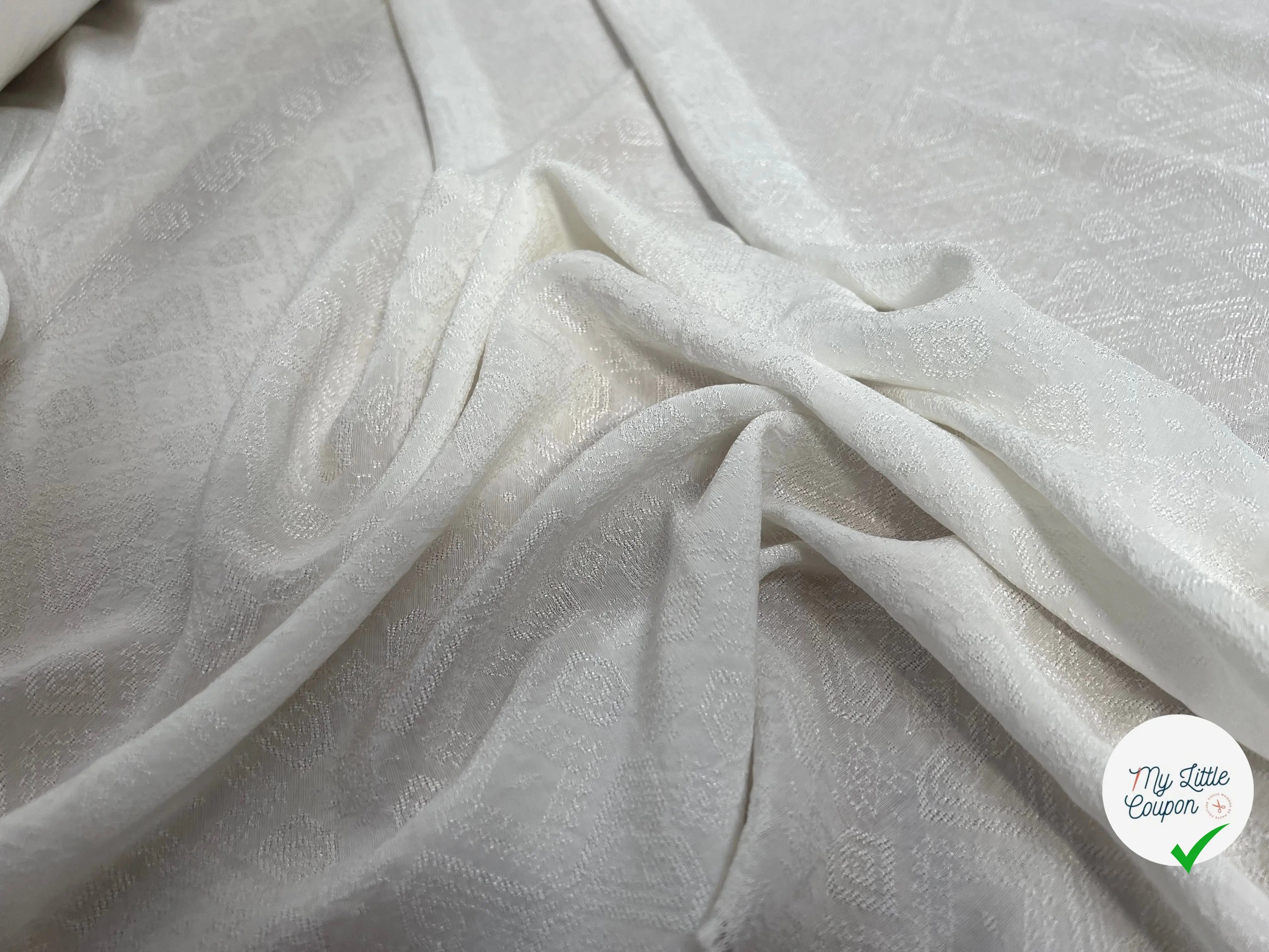 VISCOSE JACQUARD BLANC MOTIFS TONS SUR TONS BRILLANTS - My Little Coupon