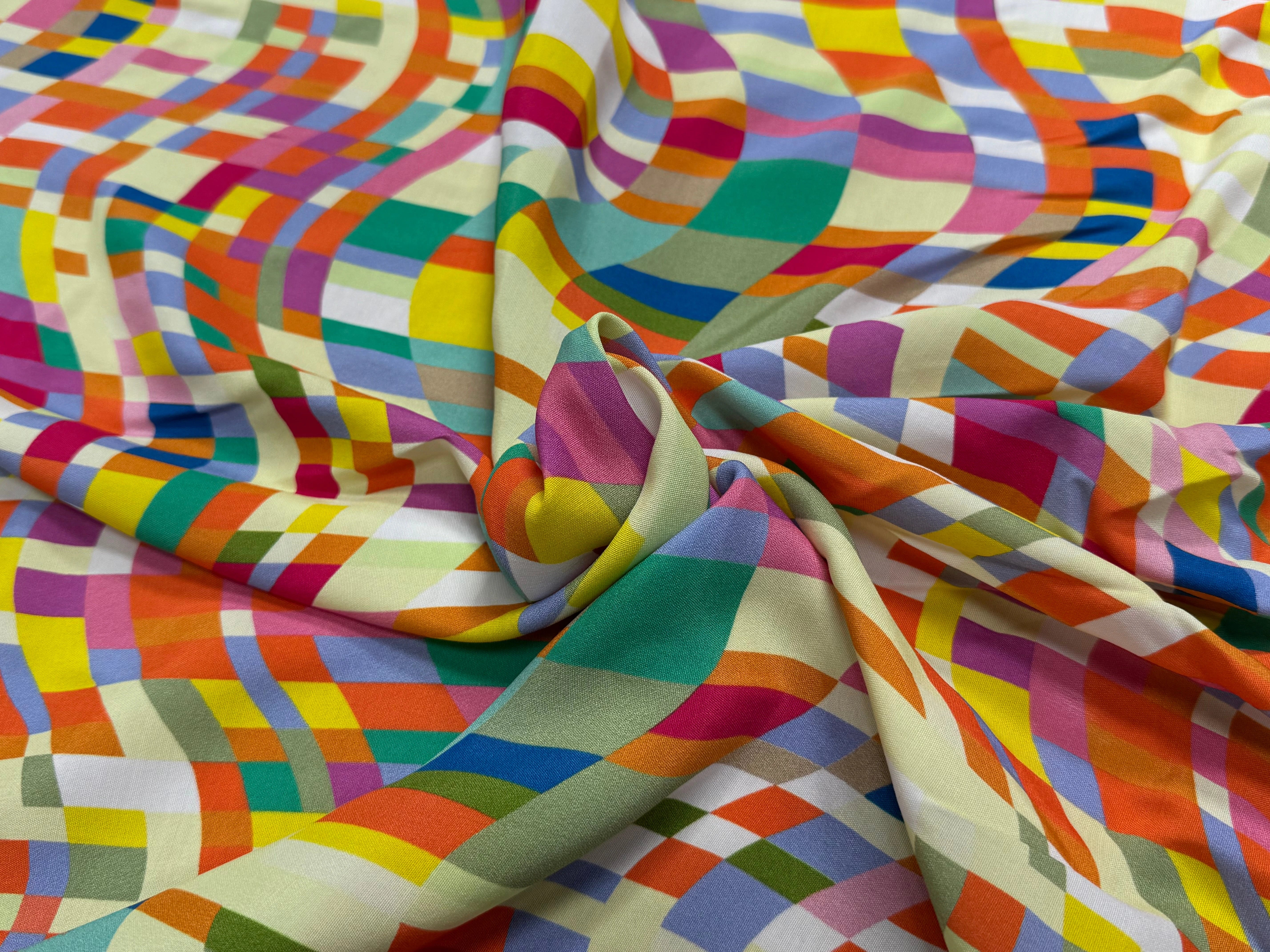 VISCOSE LÉGÈREMENT CREPÉE IMPRIMÉ GRAPHIQUE MULTICOLORE FANTASY COLORAMA - My Little Coupon