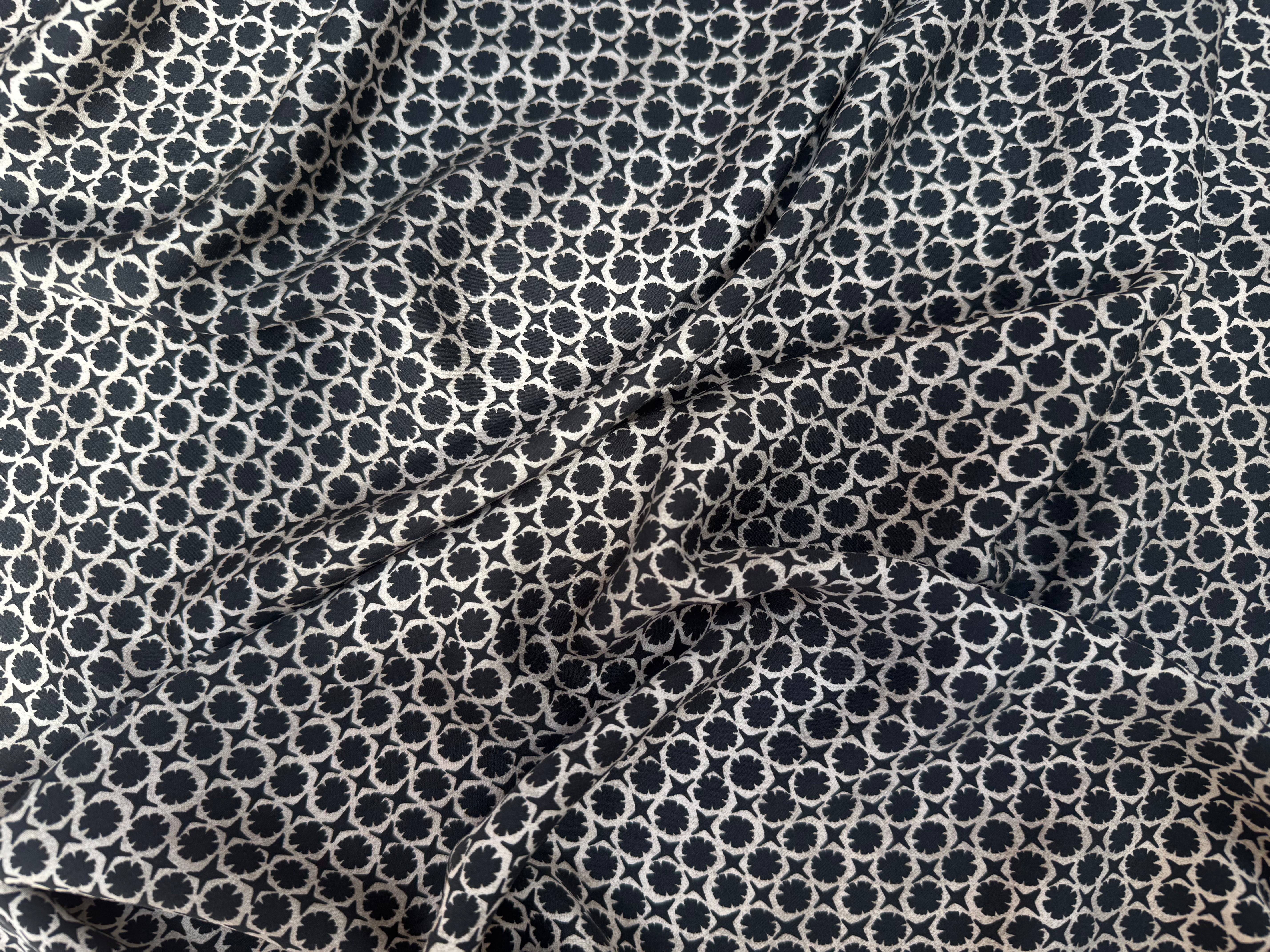 VISCOSE SERGÉ MOTIFS GÉOMÉTRIQUES FOND GRIS ANTHRACITE - My Little Coupon