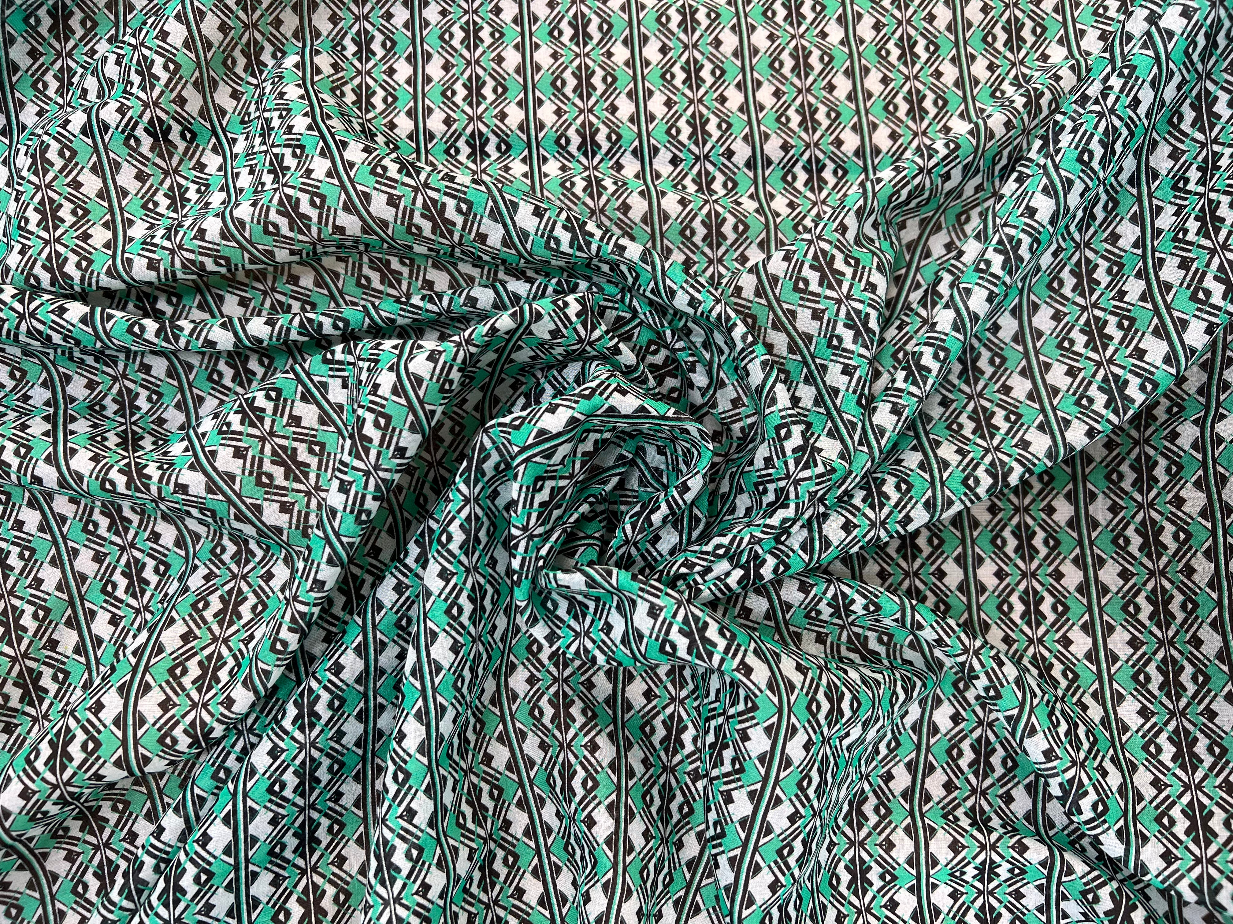 VOILE DE COTON À MOTIF GÉOMÉTRIQUE - My Little Coupon