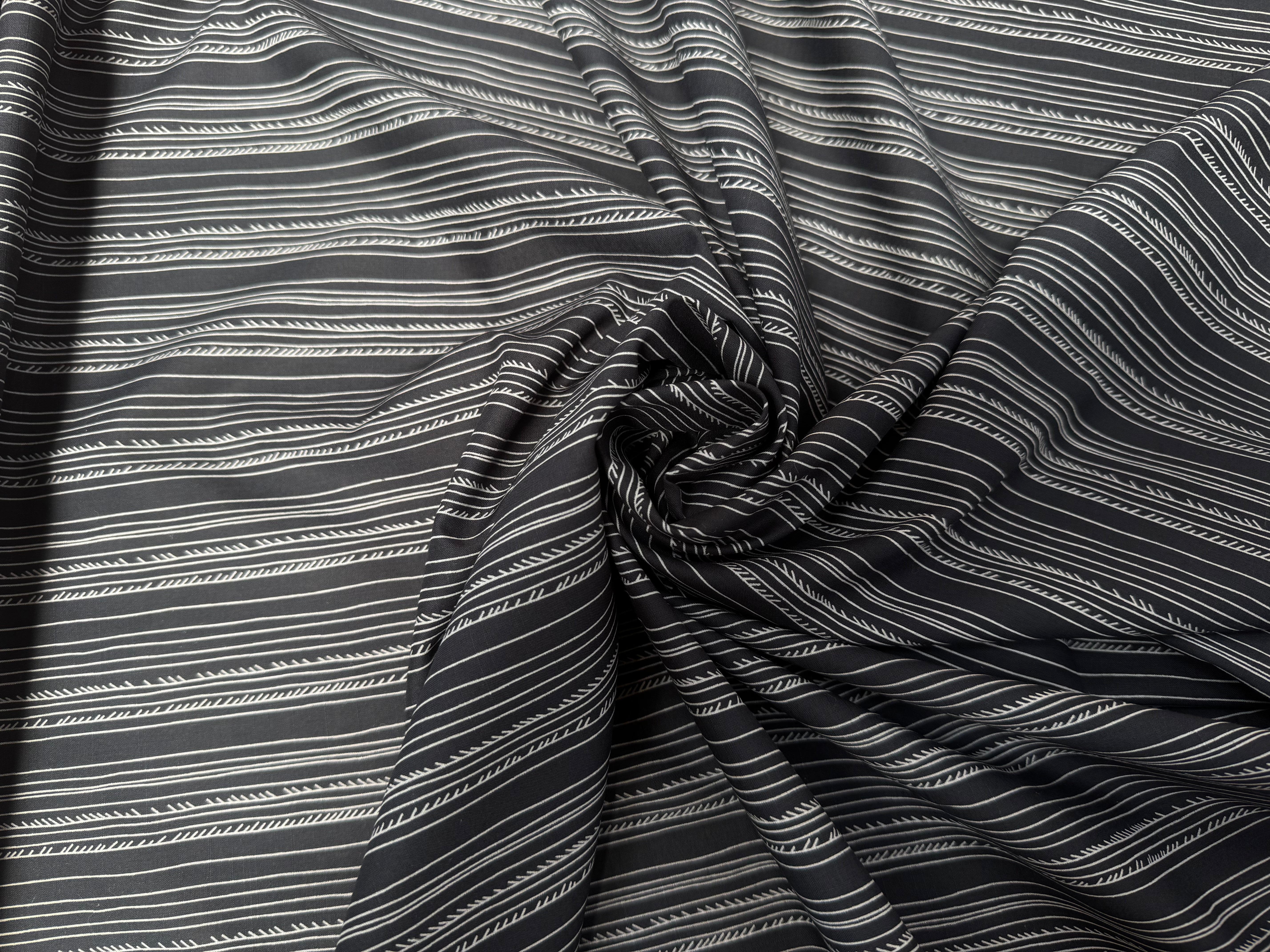 VOILE DE COTON FOND GRIS NAVY MOTIFS BLANC - My Little Coupon