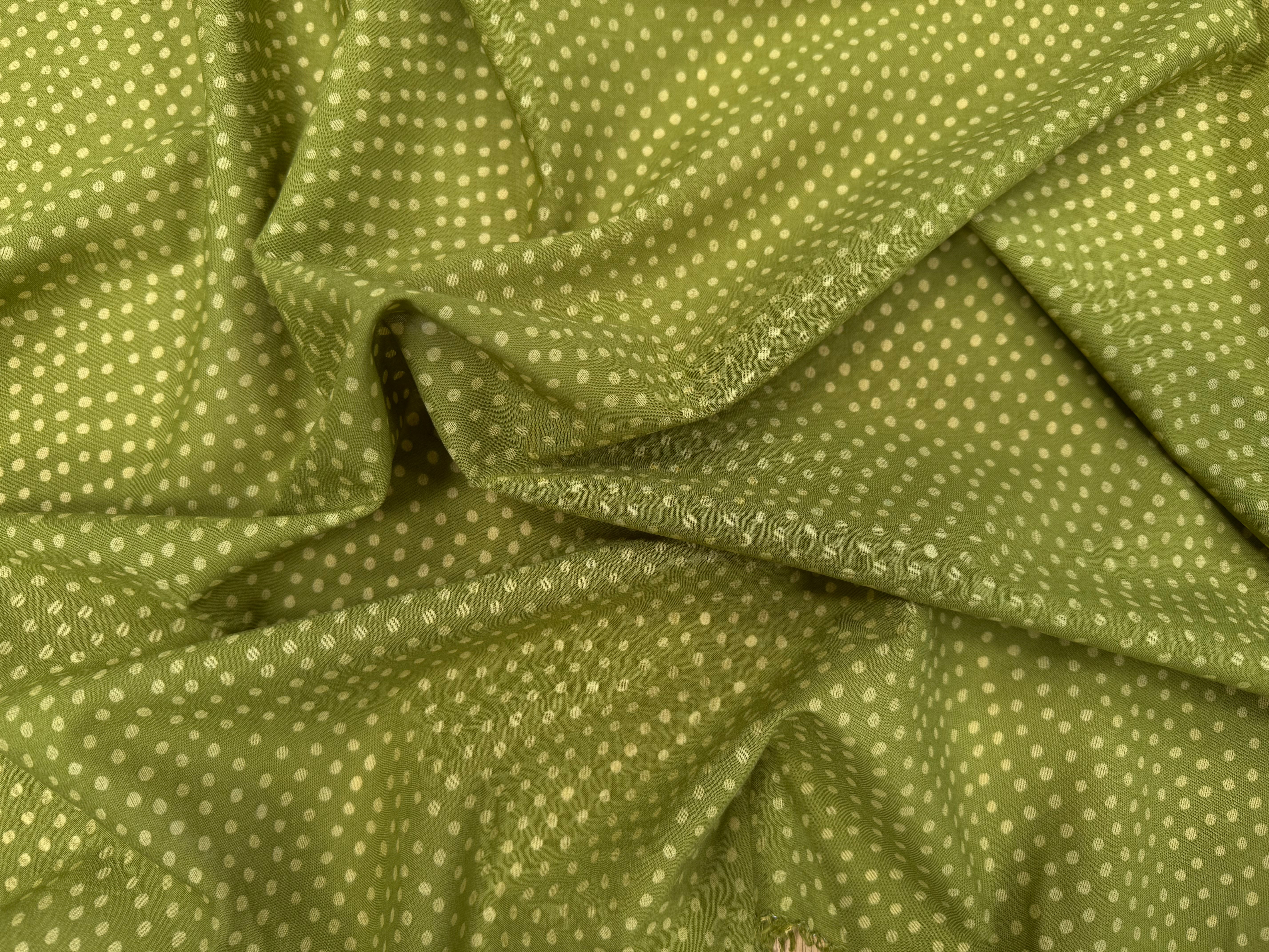 VOILE DE COTON FOND VERT MOTIFS PETITS POIDS - My Little Coupon