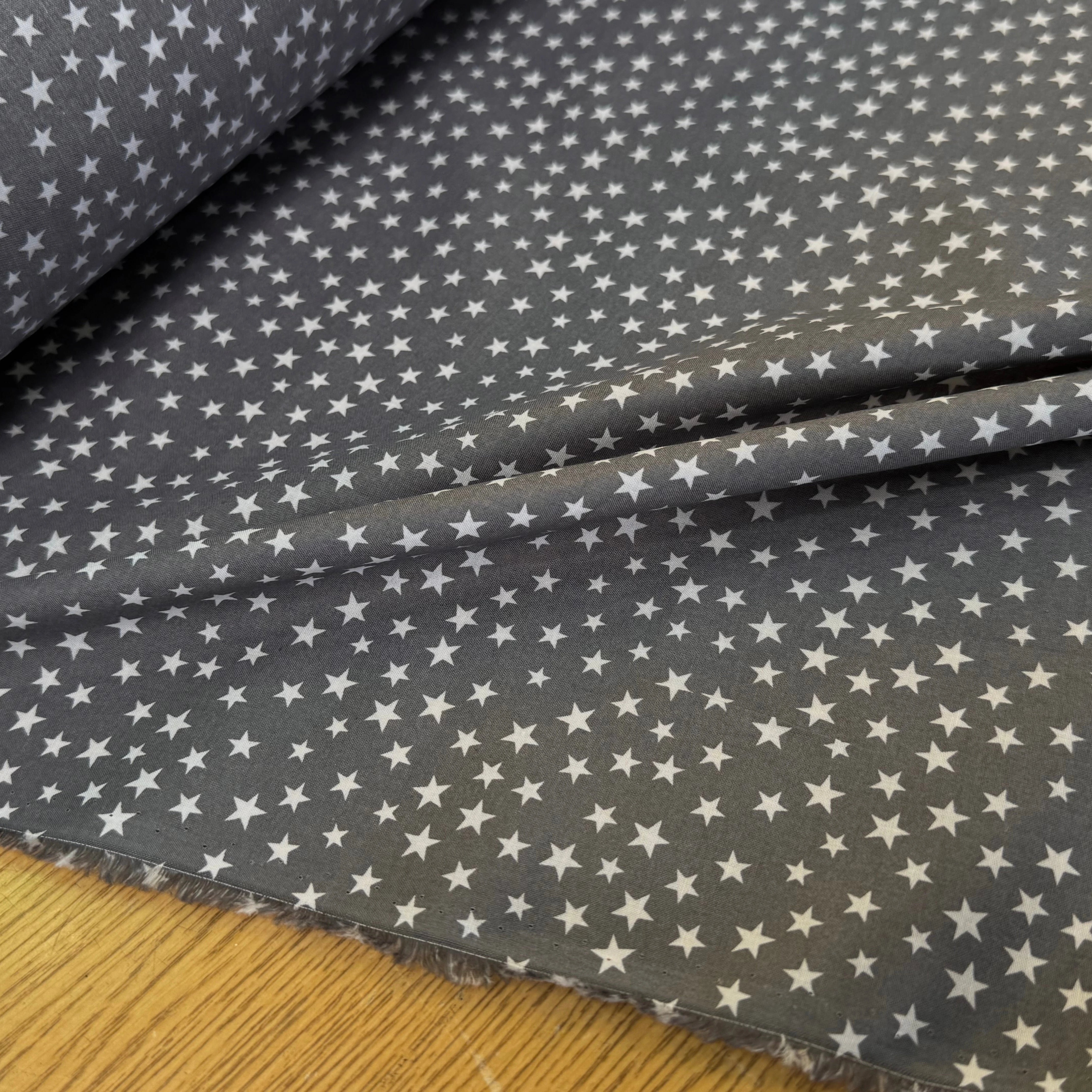 VOILE DE COTON GRIS CENDRÉ ÉTOILE BLANCHE - My Little Coupon