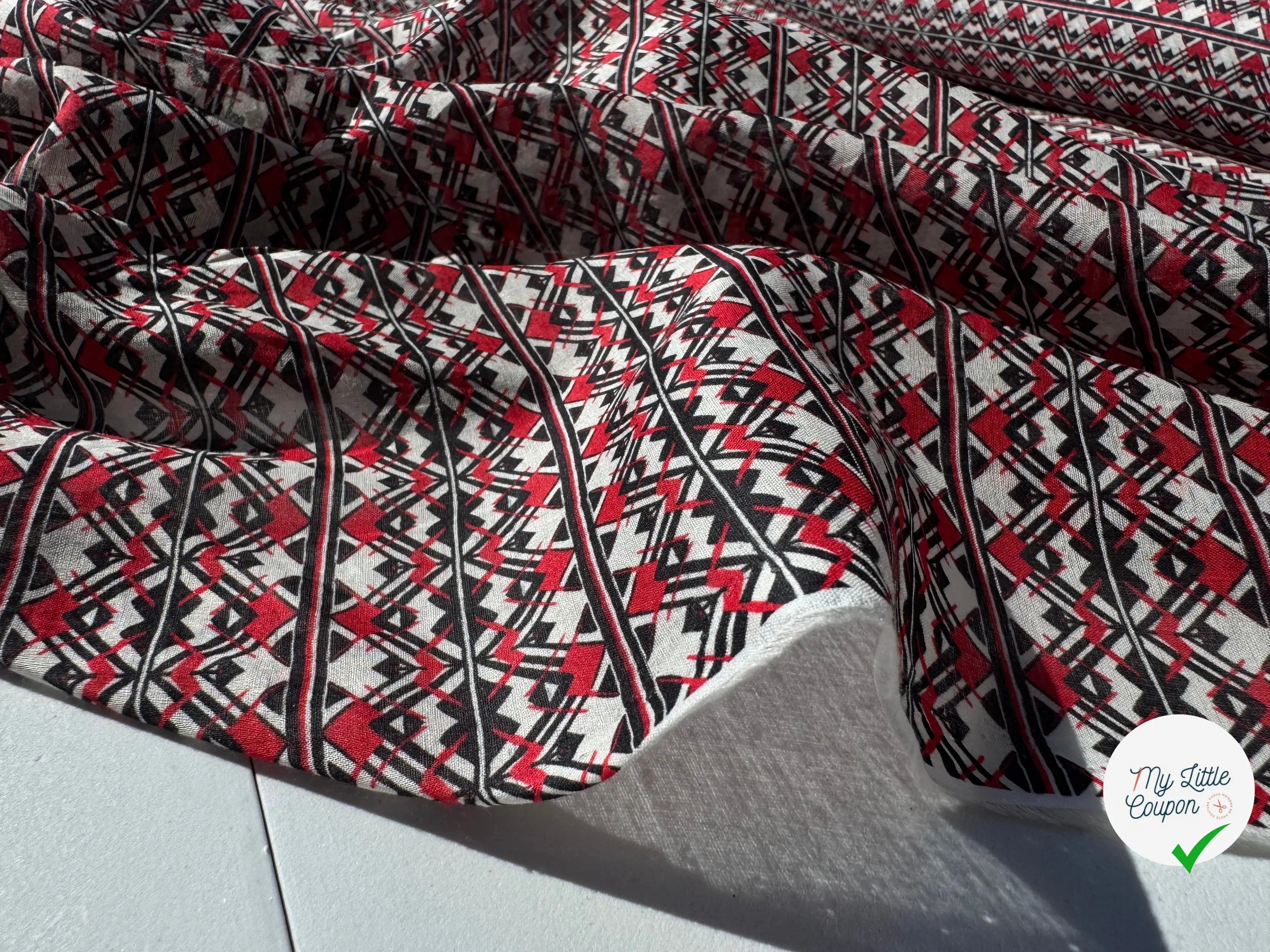 VOILE DE COTON MOTIF TOTEM BLACK, WHITE AND RED - My Little Coupon