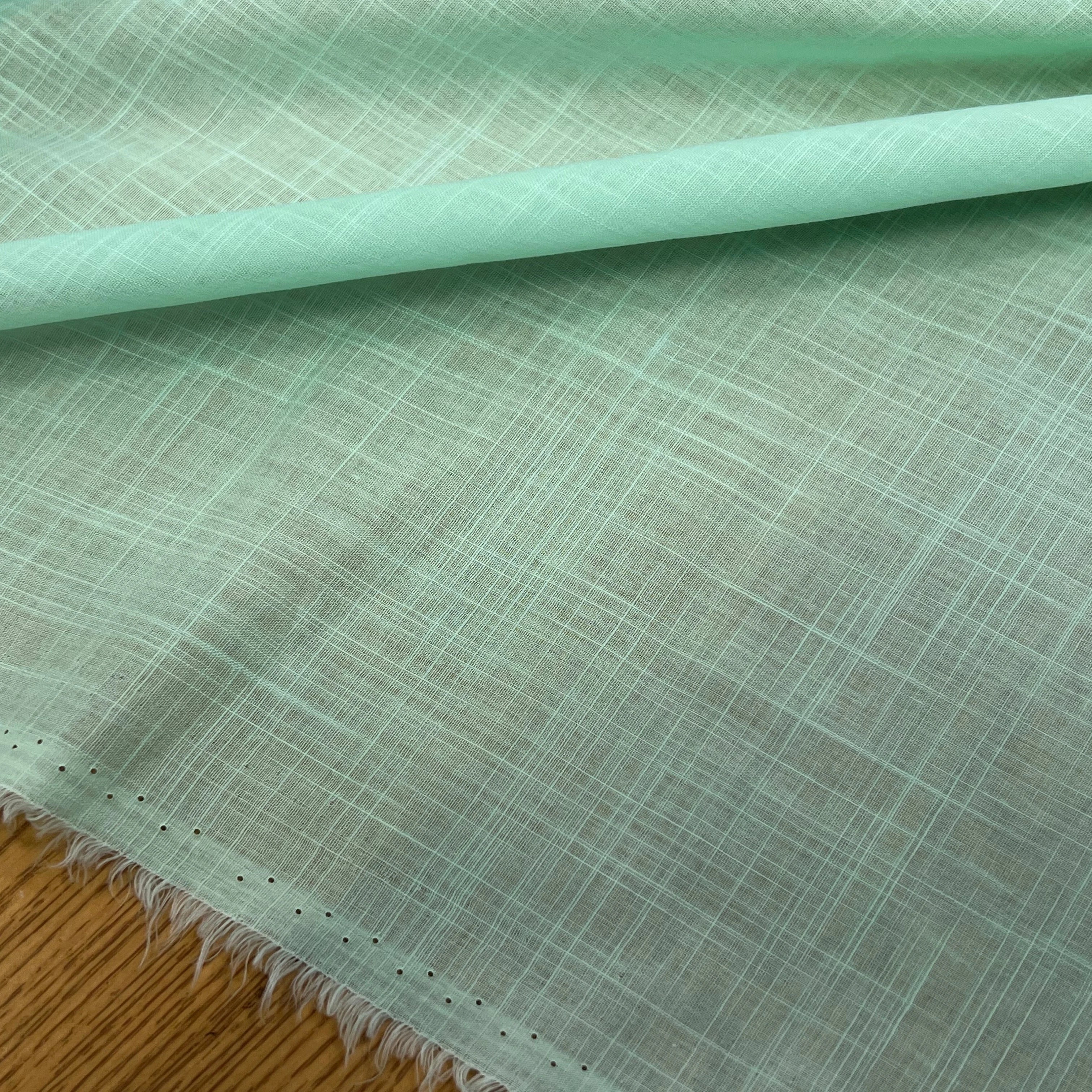 VOILE DE COTON QUADRILLÉ FLUIDE VERT MENTHE 146CM - My Little Coupon