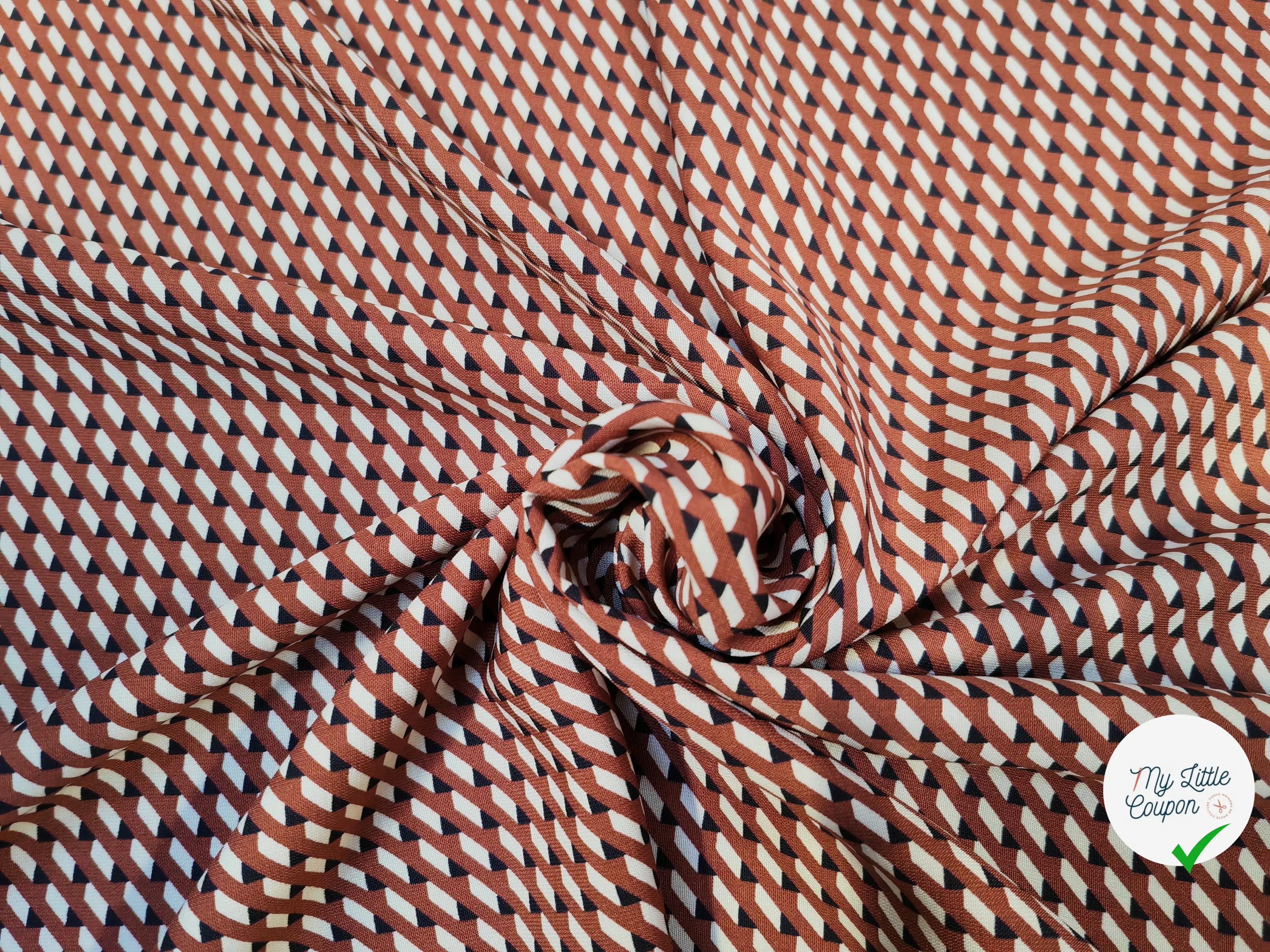 WOOLPEACH MOTIF RECTANGLE CROISÉ FOND ROUGE - My Little Coupon