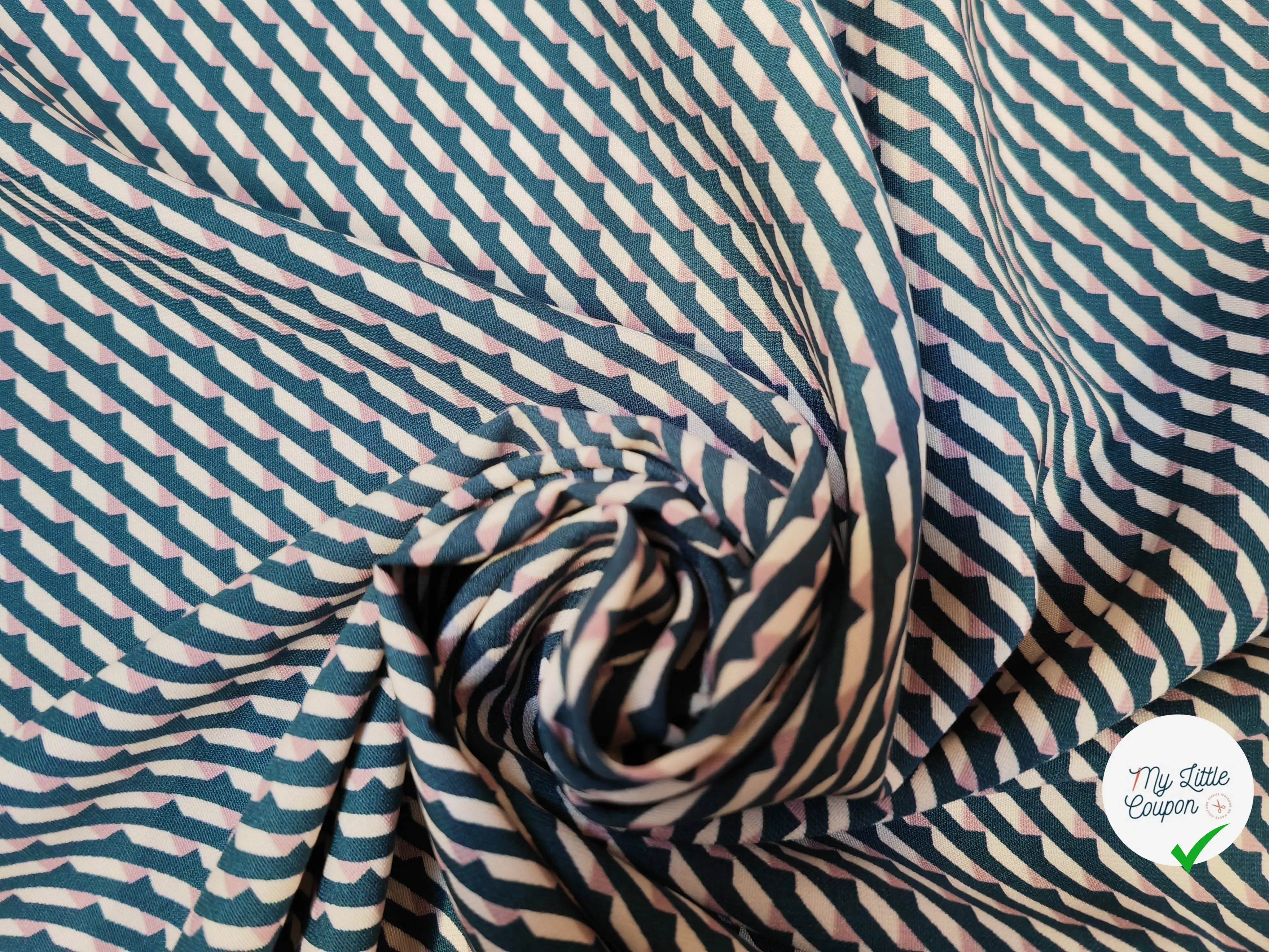 WOOLPEACH MOTIF RECTANGLE CROISÉ FOND VERT FONCÉ - My Little Coupon