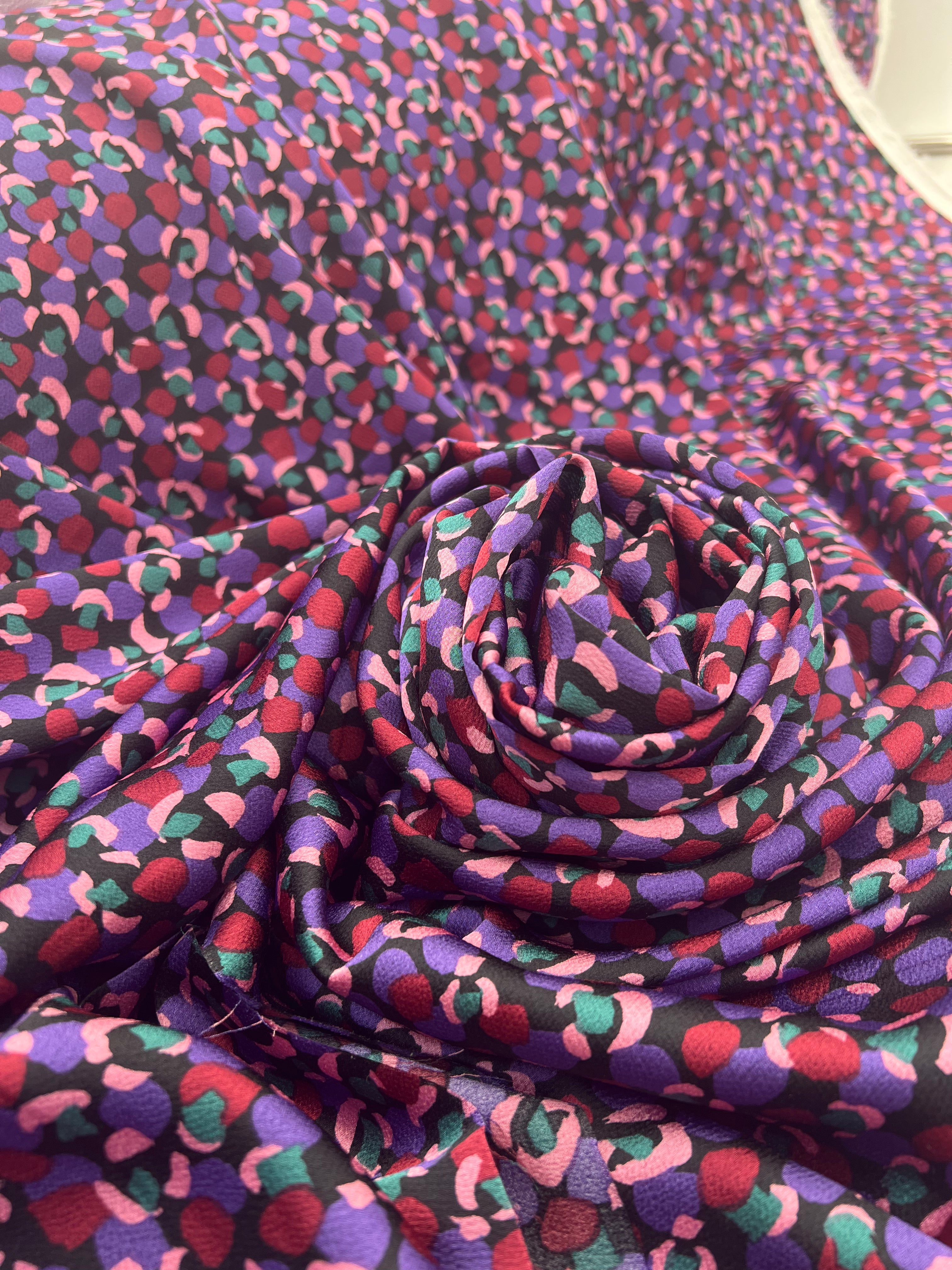 (chute) CRÊPE MAROCAIN SETAV FONCÉ MOTIF BORDEAUX - My Little Coupon