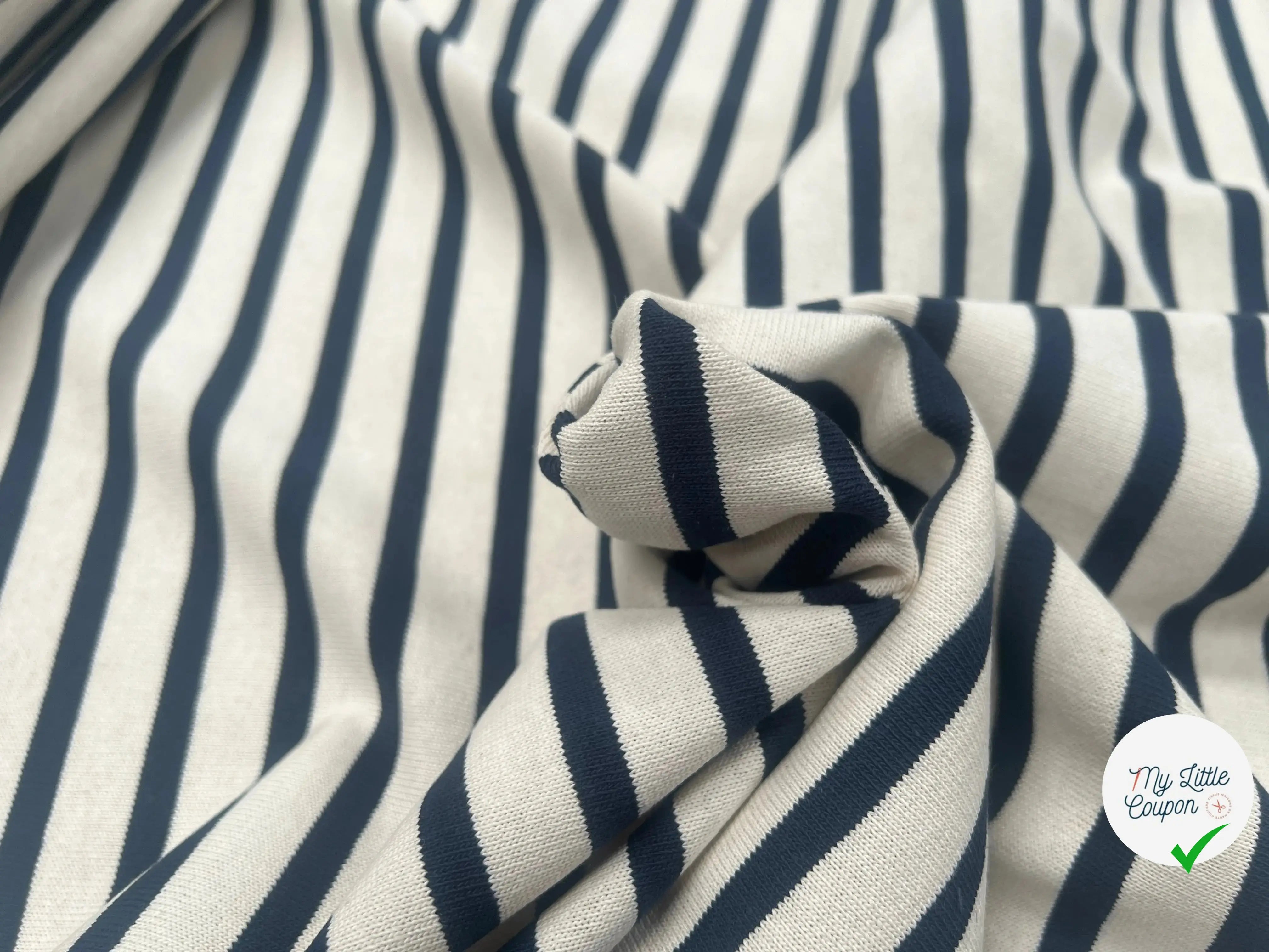 MAILLE LOURD COTON RAYURES REGULIERES BLEU FOND CREME - My Little Coupon