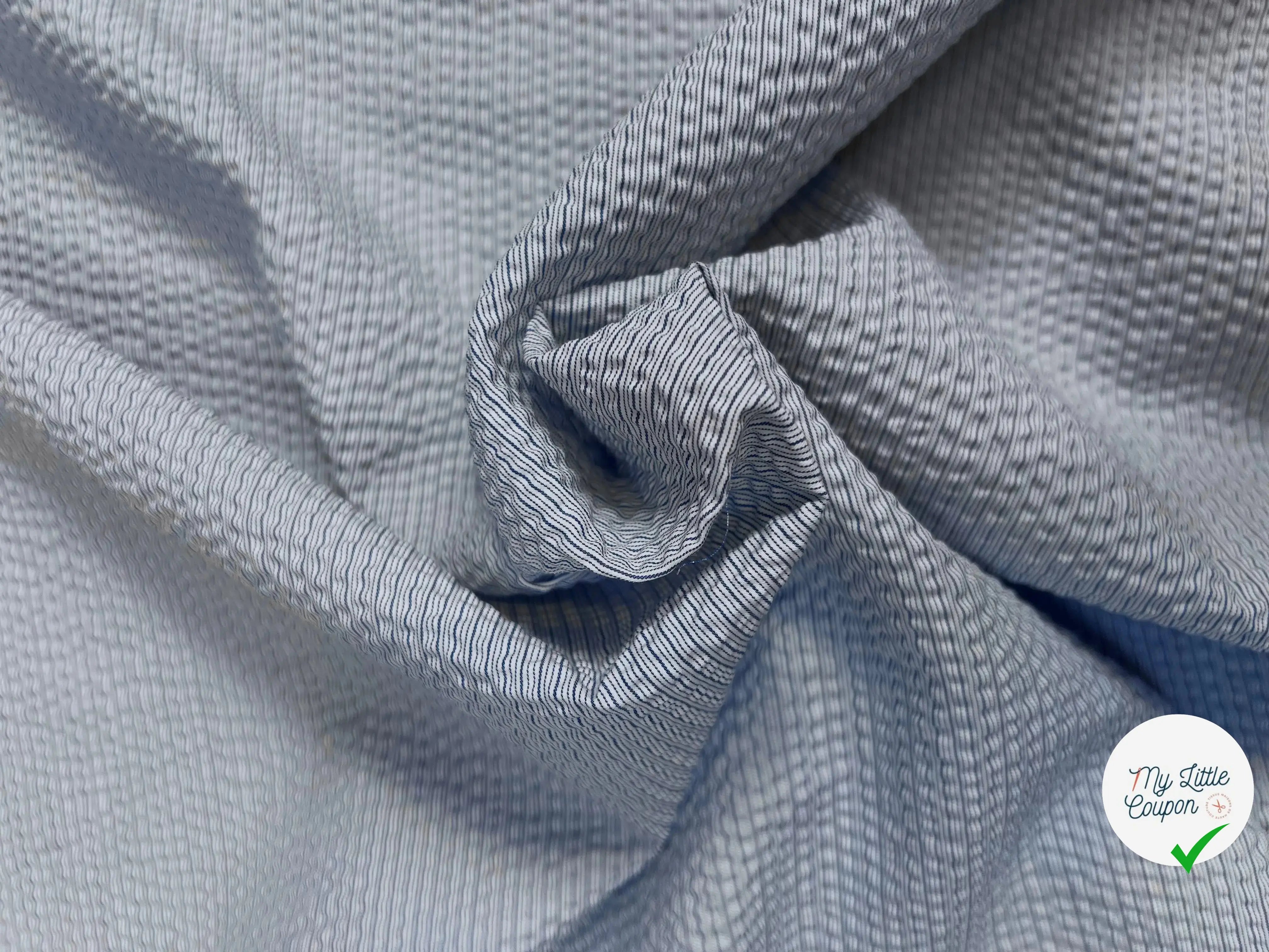 TISSU GAUFRÉ À PETITES RAYURES BLEU CIEL - My Little Coupon