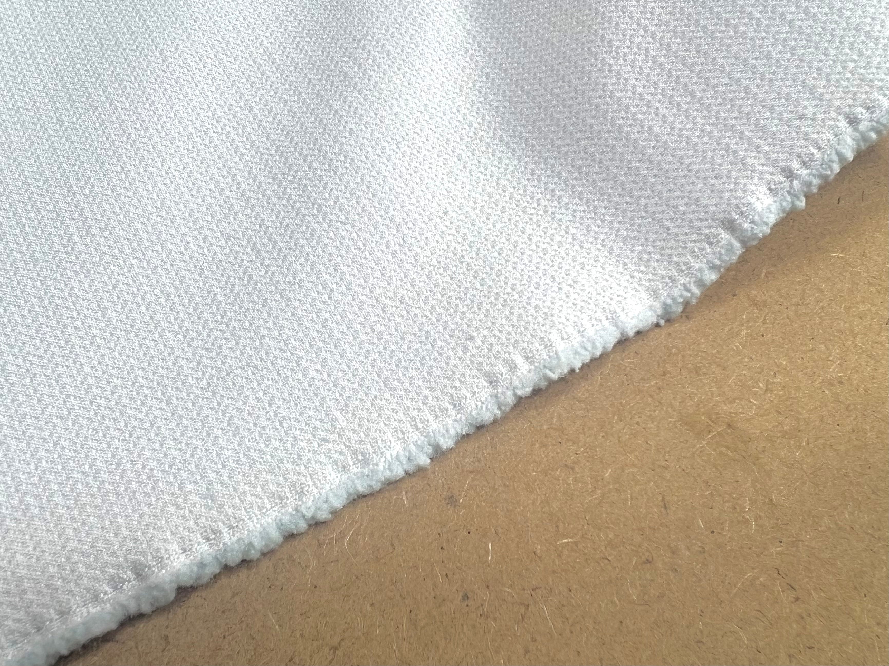 TOILE DE COTON BLANCHE TRÈS LÉGÈREMENT BLEUTÉE - My Little Coupon