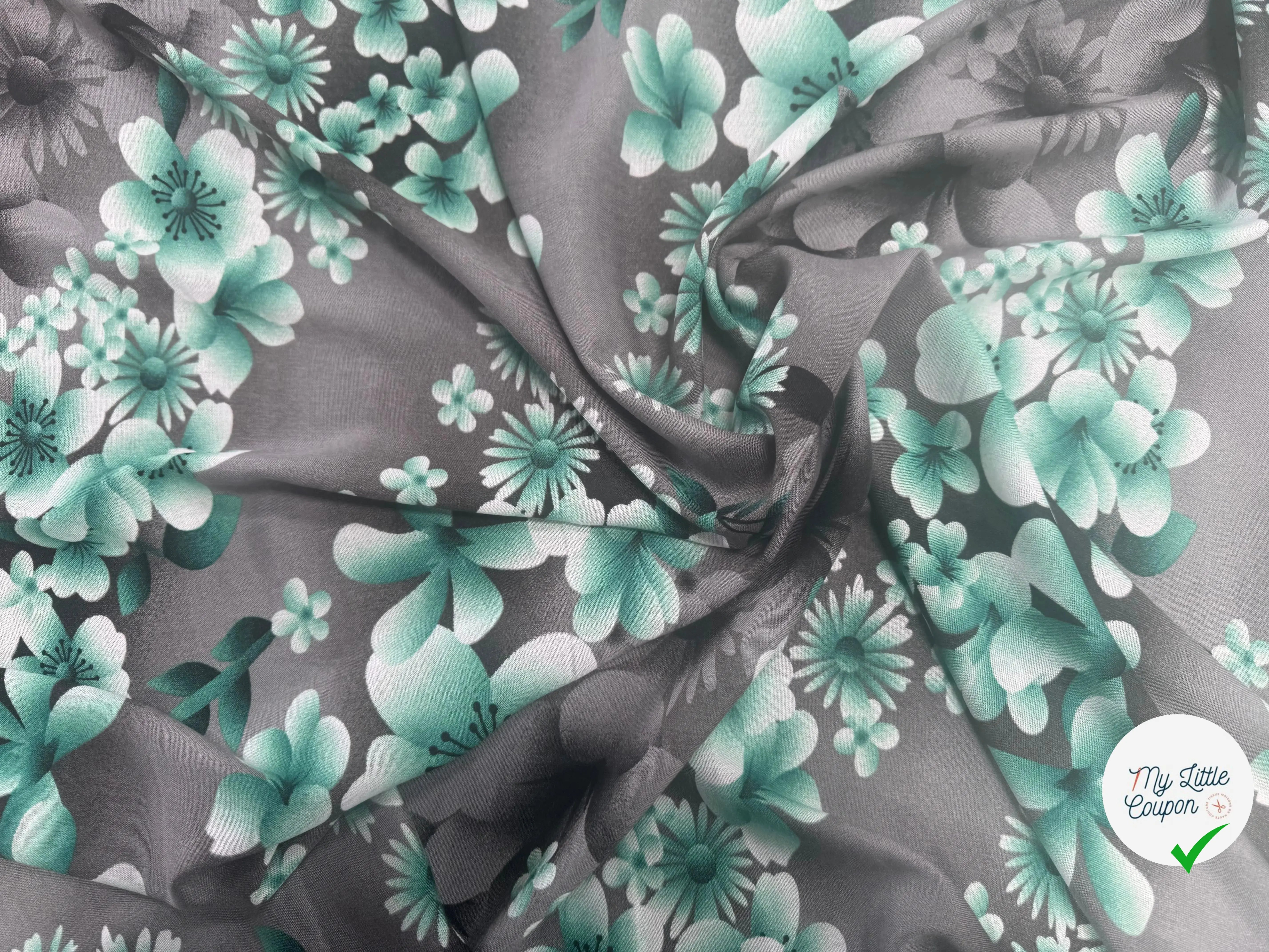 VISCOSE À MOTIFS ROSES ET PISSENLITS SUR FOND GRIS DE COULEURS GRIS ET VERT - My Little Coupon
