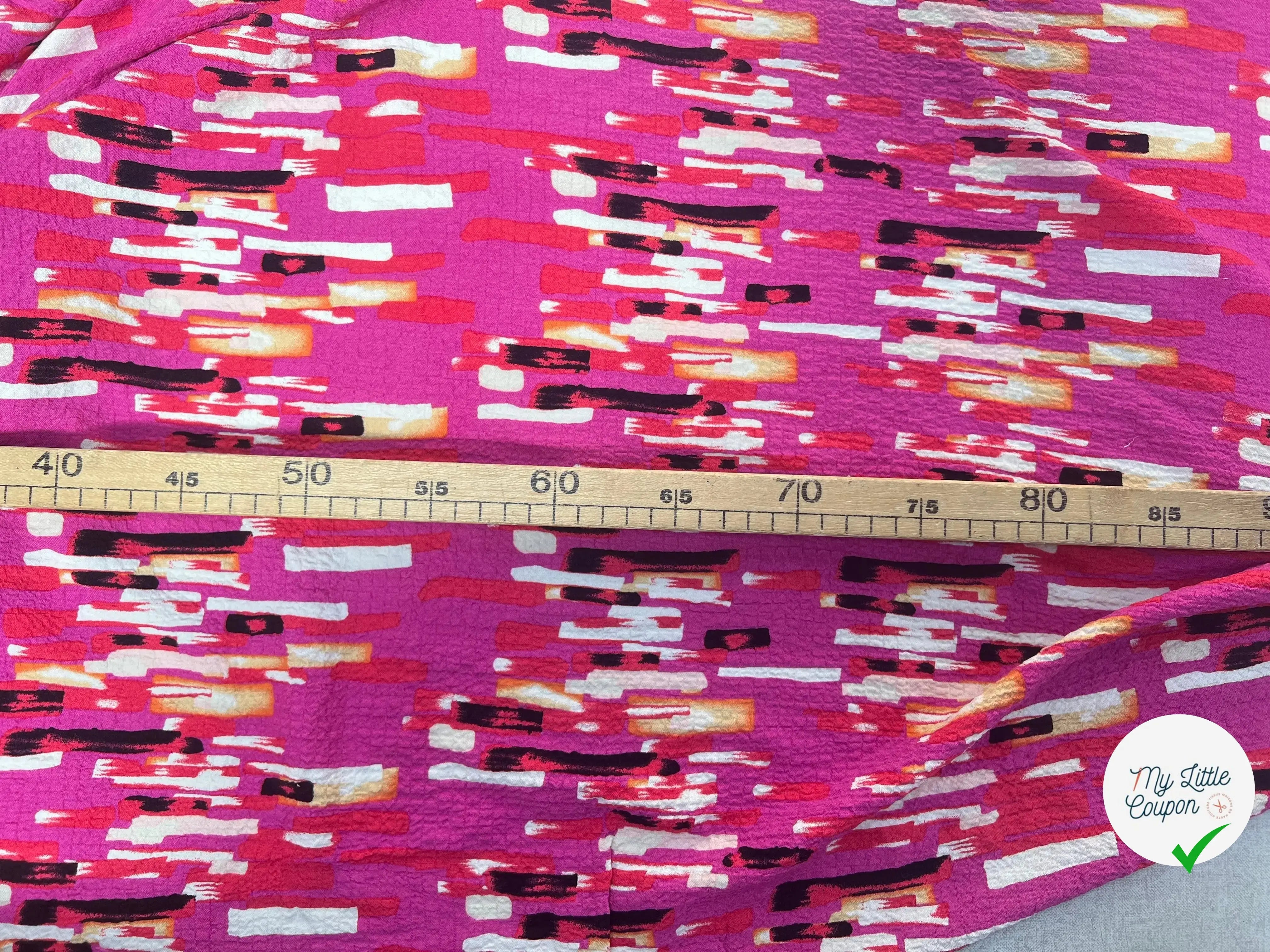 VISCOSE BUBBLE TISSU IMPRIMÉ ABSTRAIT FUCHSIA - My Little Coupon