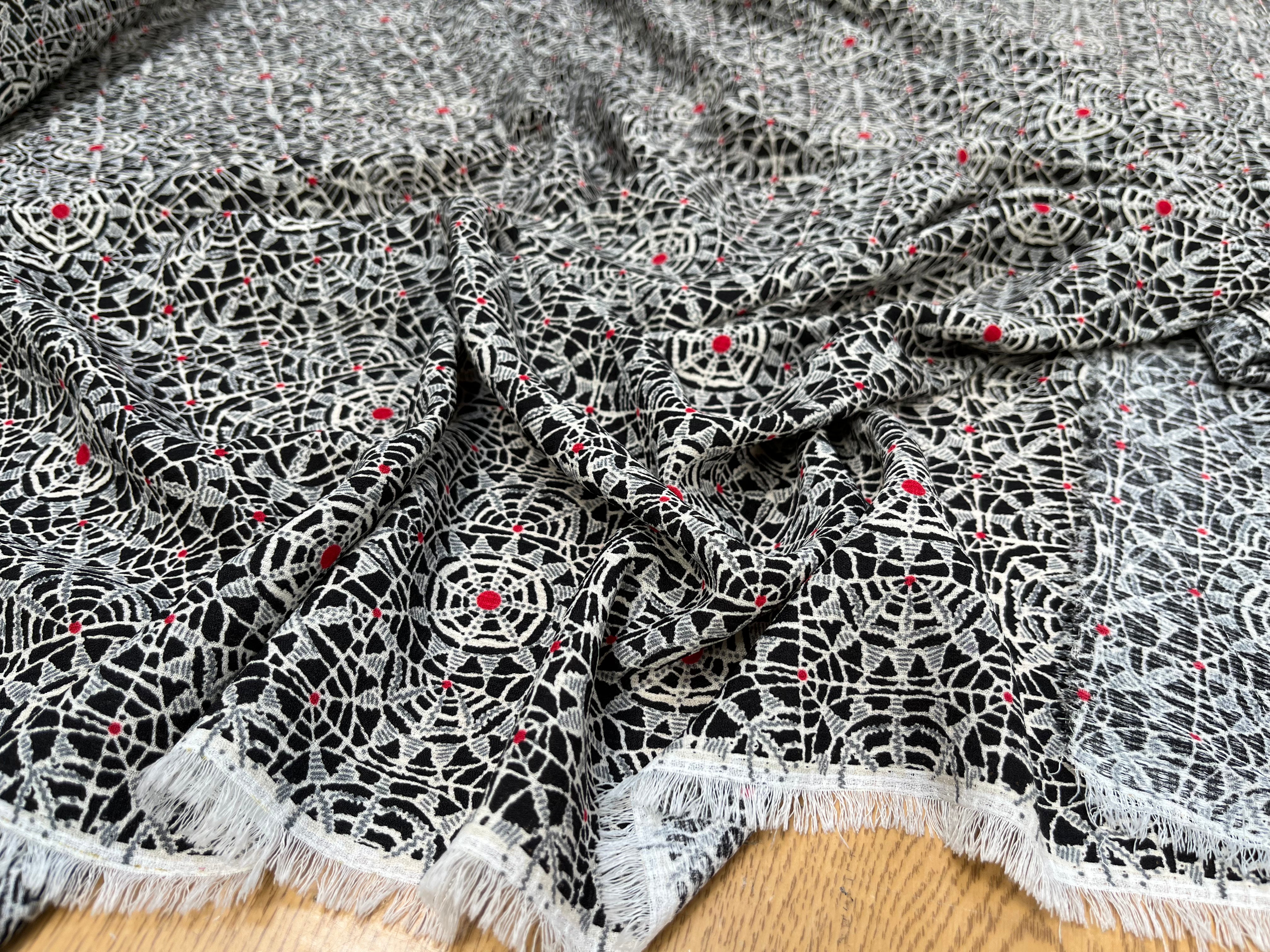 WOOLPEACH MOTIF TOILE D'ARAIGNÉE & POINT ROUGE FOND NOIR - My Little Coupon