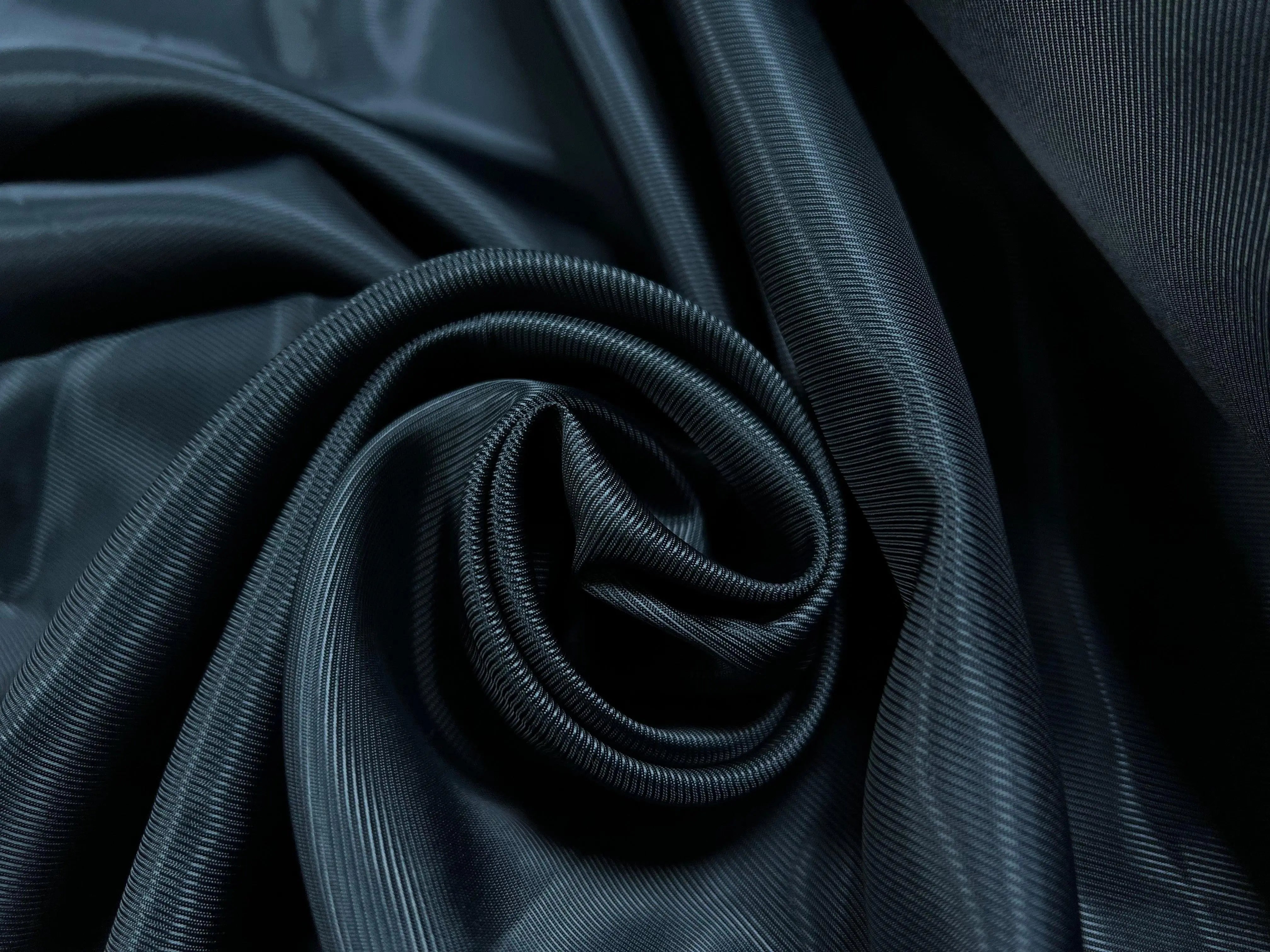 SATIN VISCOSE BLEU SARCELLES - coupon de tissu de 3 mĂštres - My Little Coupon - tissu - coudre