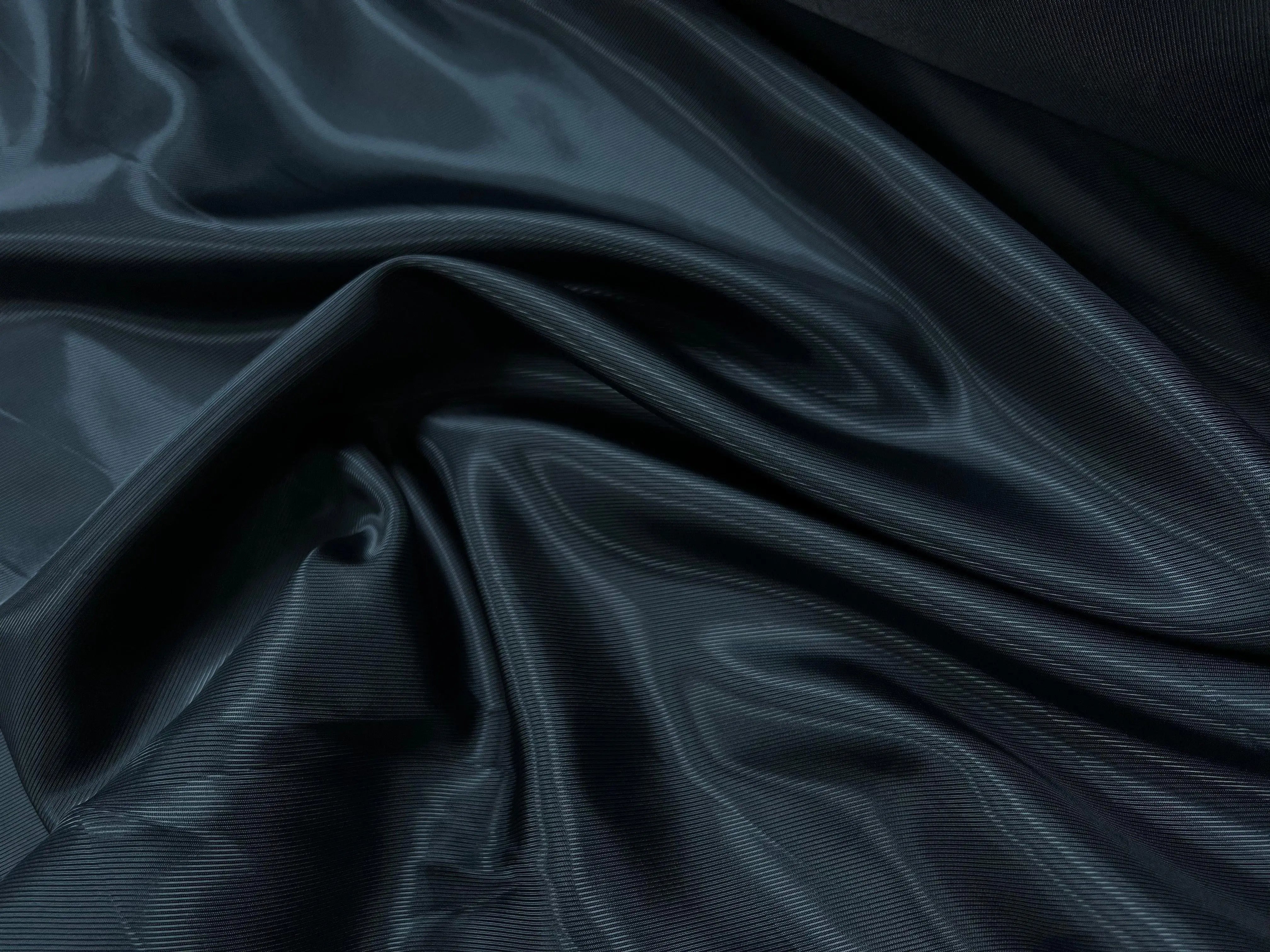 SATIN VISCOSE BLEU SARCELLES - coupon de tissu de 3 mĂštres - My Little Coupon - tissu - coudre