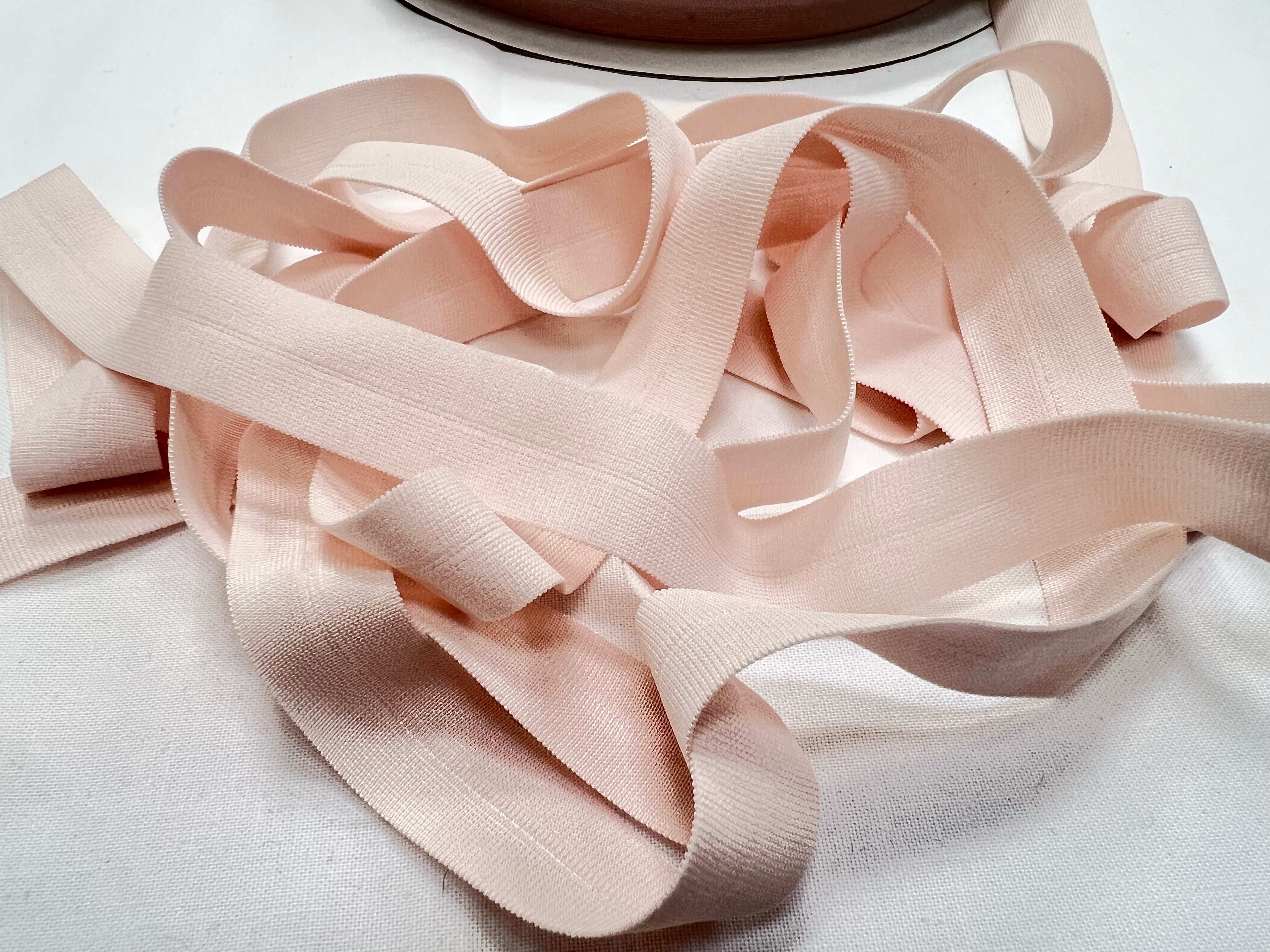 BIAIS PLAT ÉLASTIQUE LINGERIE ROSE LAYETTE 18mm le rouleau de 30m - My Little Coupon