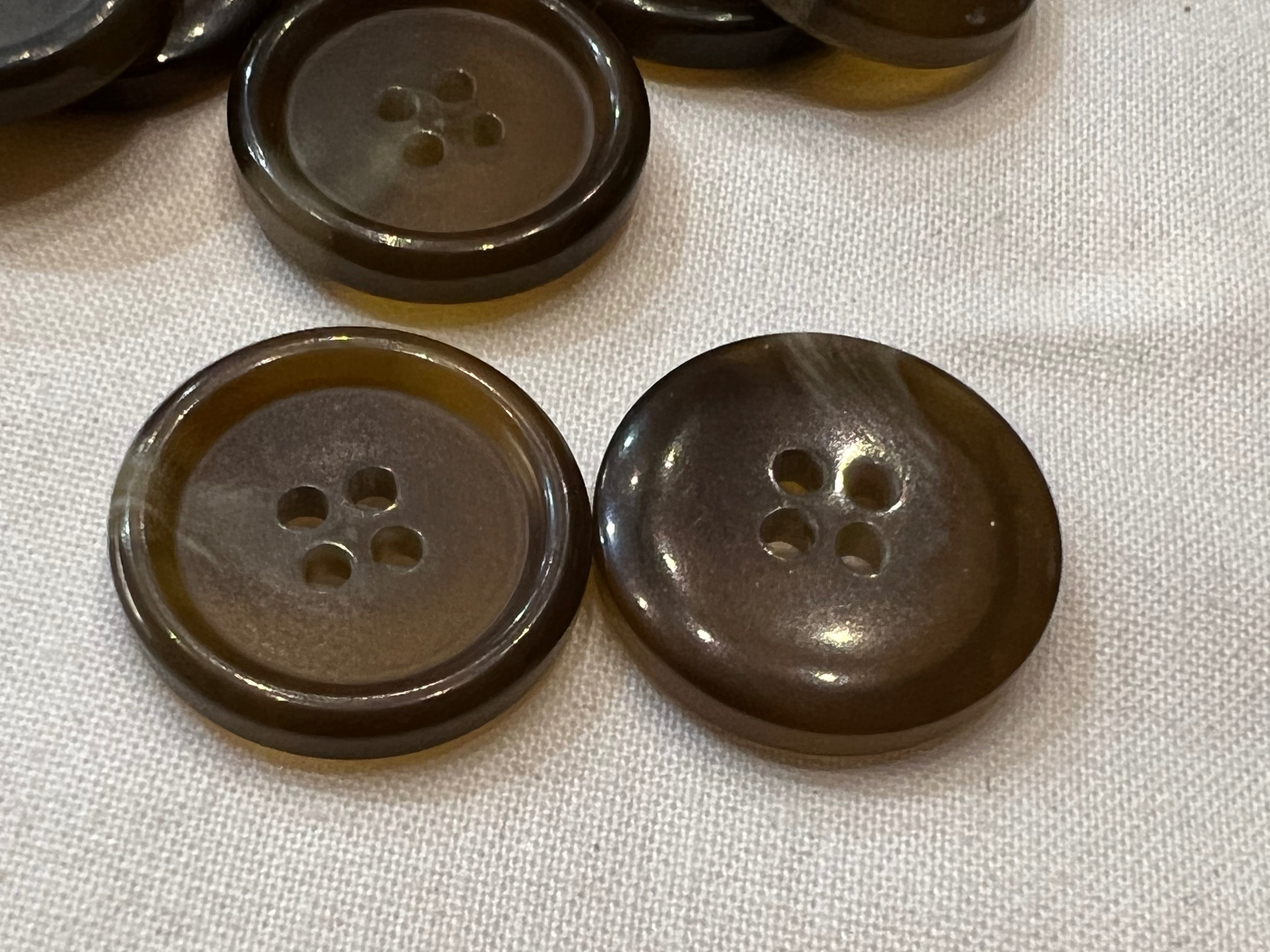 BOUTON MARRON Marbré (lot de 10) 22mm - My Little Coupon