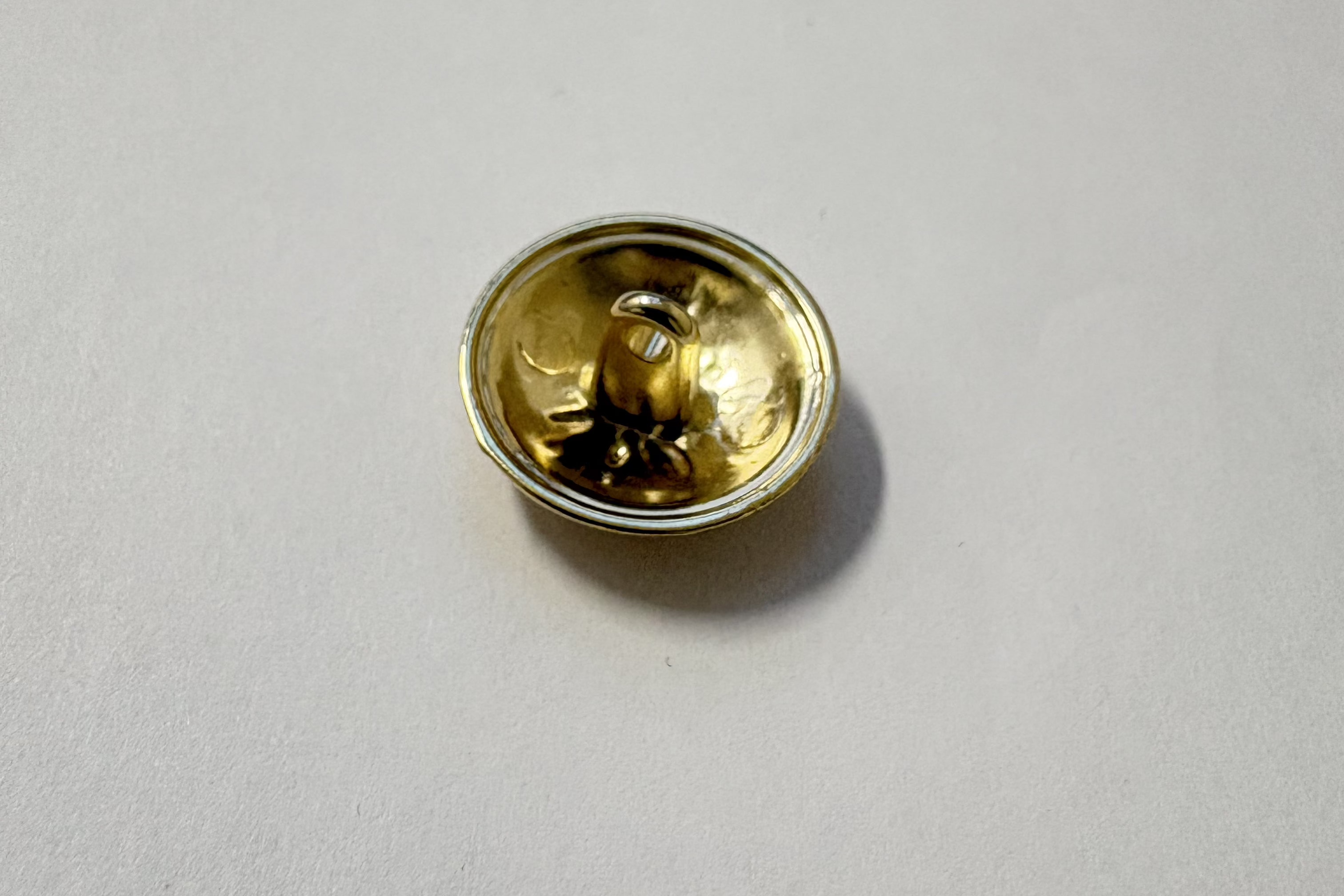 BOUTON MÉTAL DORÉ ORNEMENT ROYAL 18MM - My Little Coupon