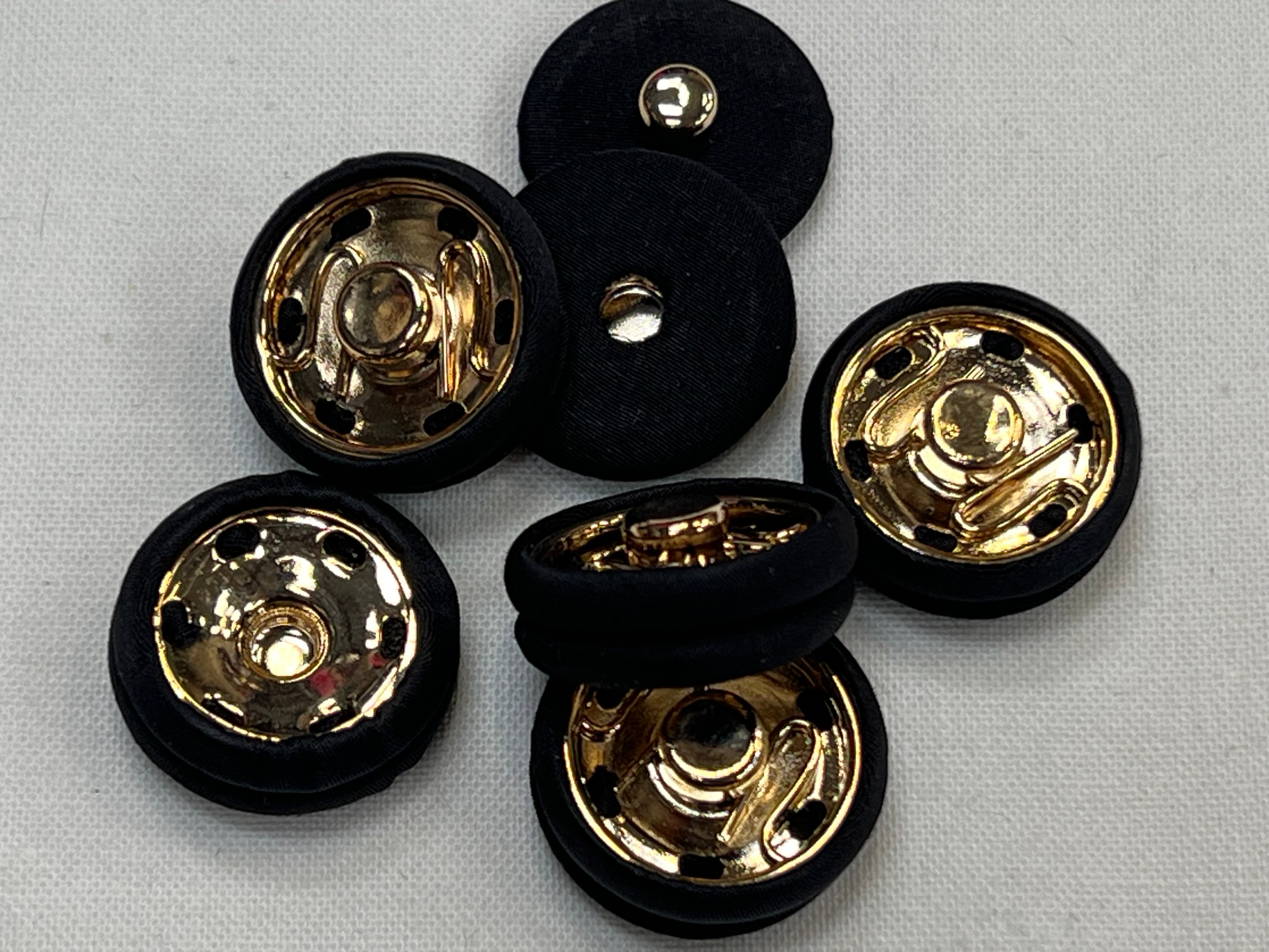 BOUTON PRESSION RECOUVERT  À COUDRE NOIR (LOT DE 6) - My Little Coupon