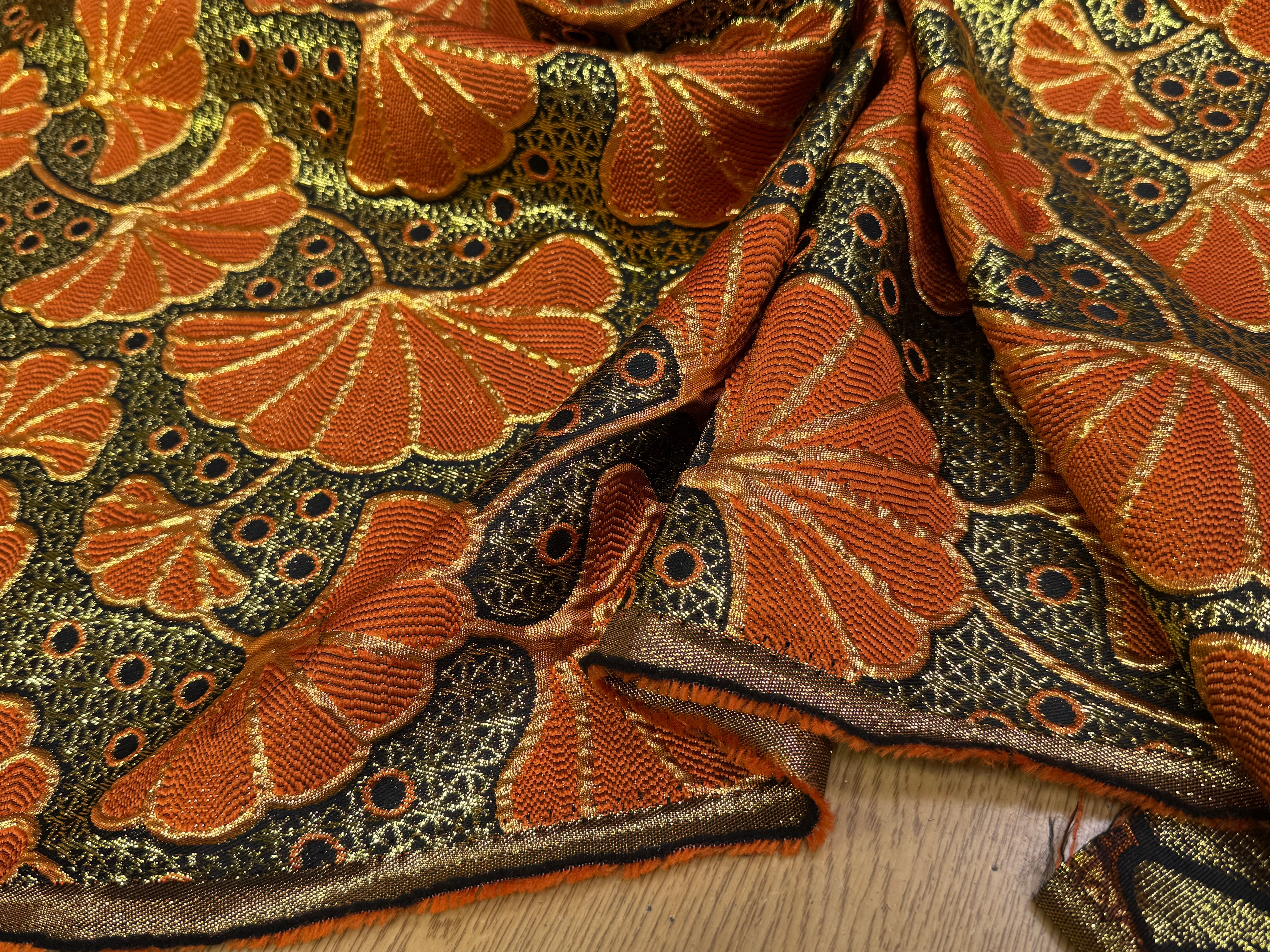 BROCART ARGENTÉ FEUILLAGES ORANGE GOLD - My Little Coupon