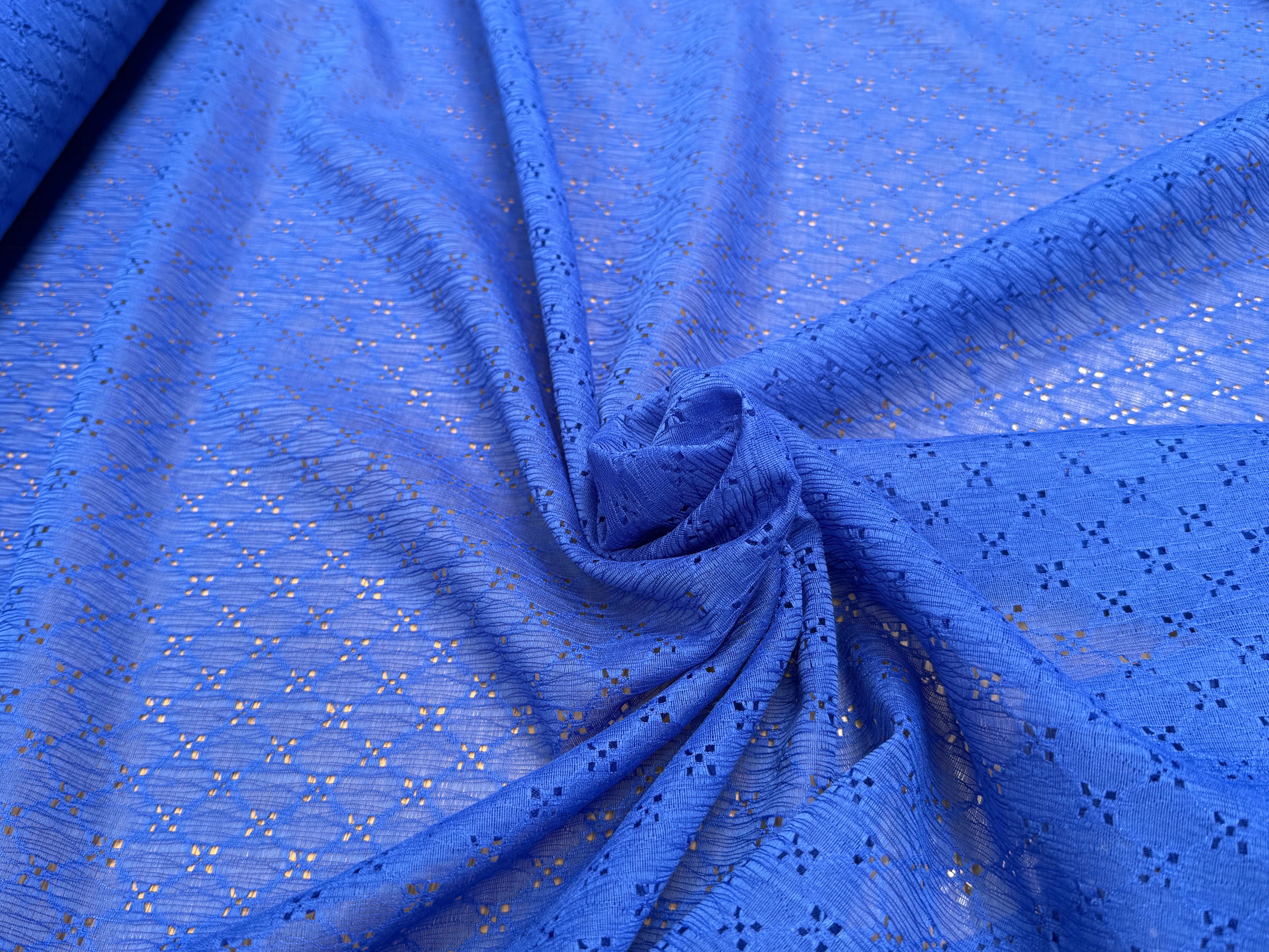 BRODERIE ANGLAISE BLEU ROI - My Little Coupon