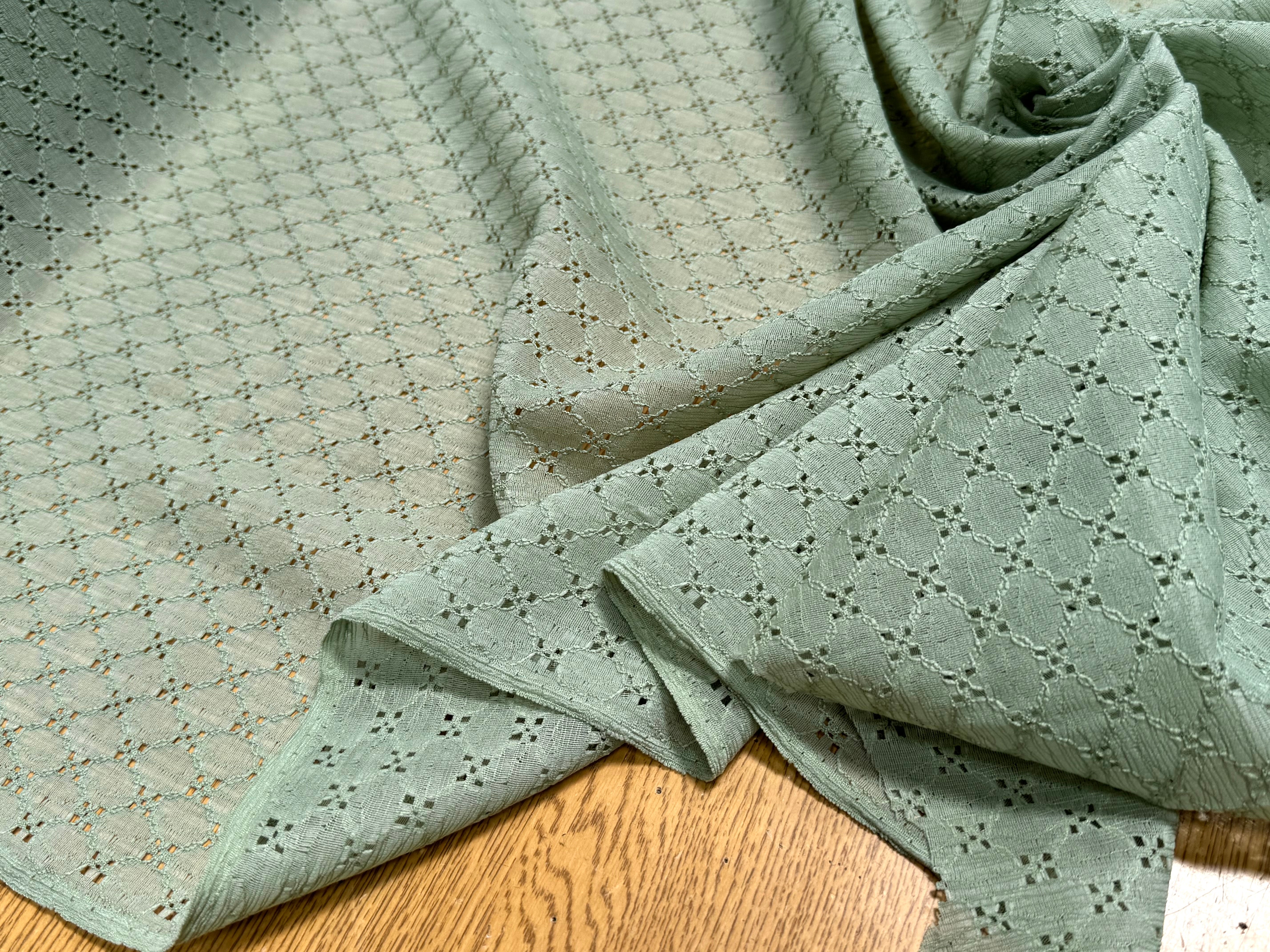 BRODERIE ANGLAISE VERT CÉLADON - My Little Coupon