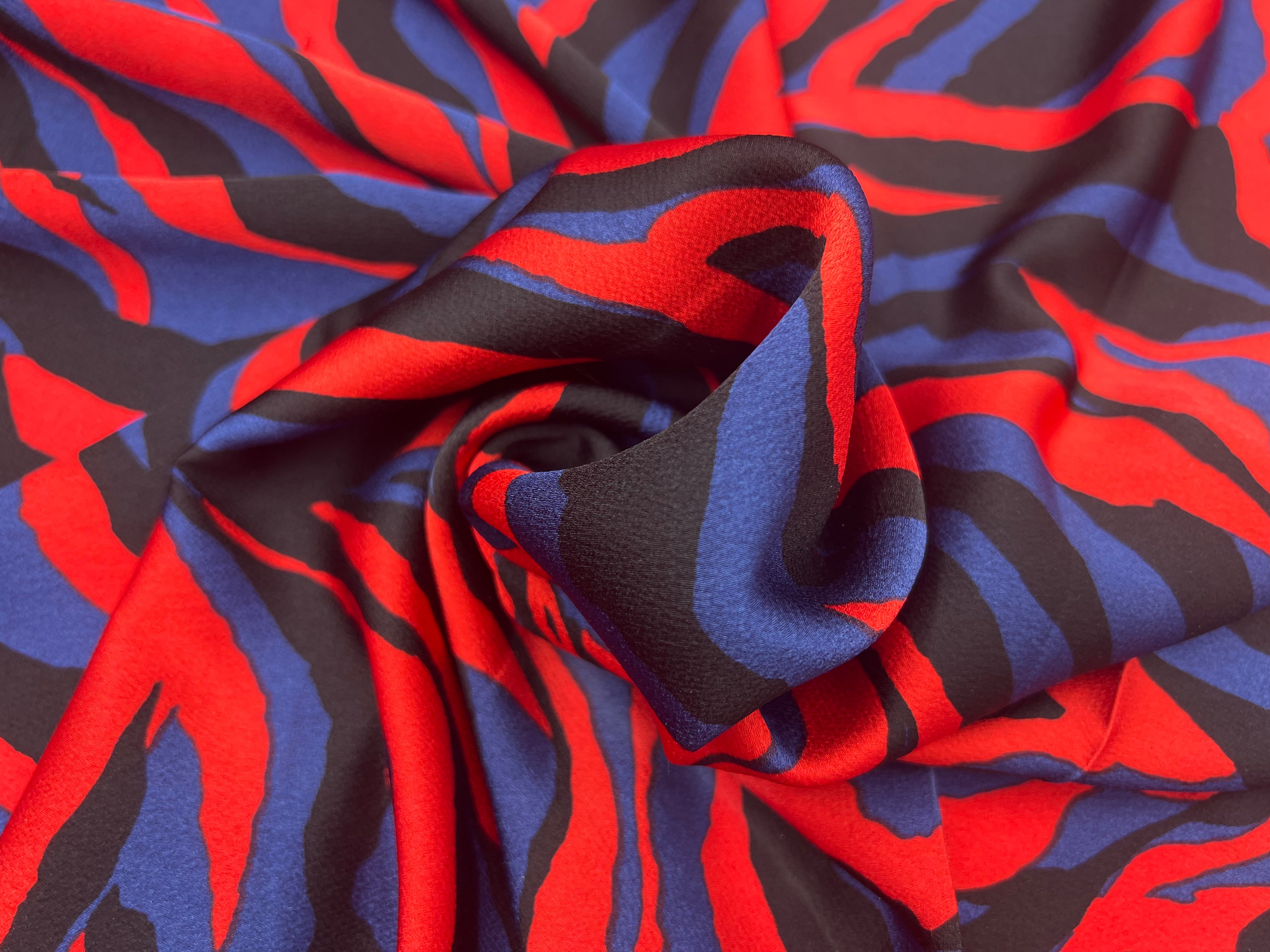 BUBBLE CRÊPE ZÉBRÉ BLEU NOIR ROUGE MLC INTERN