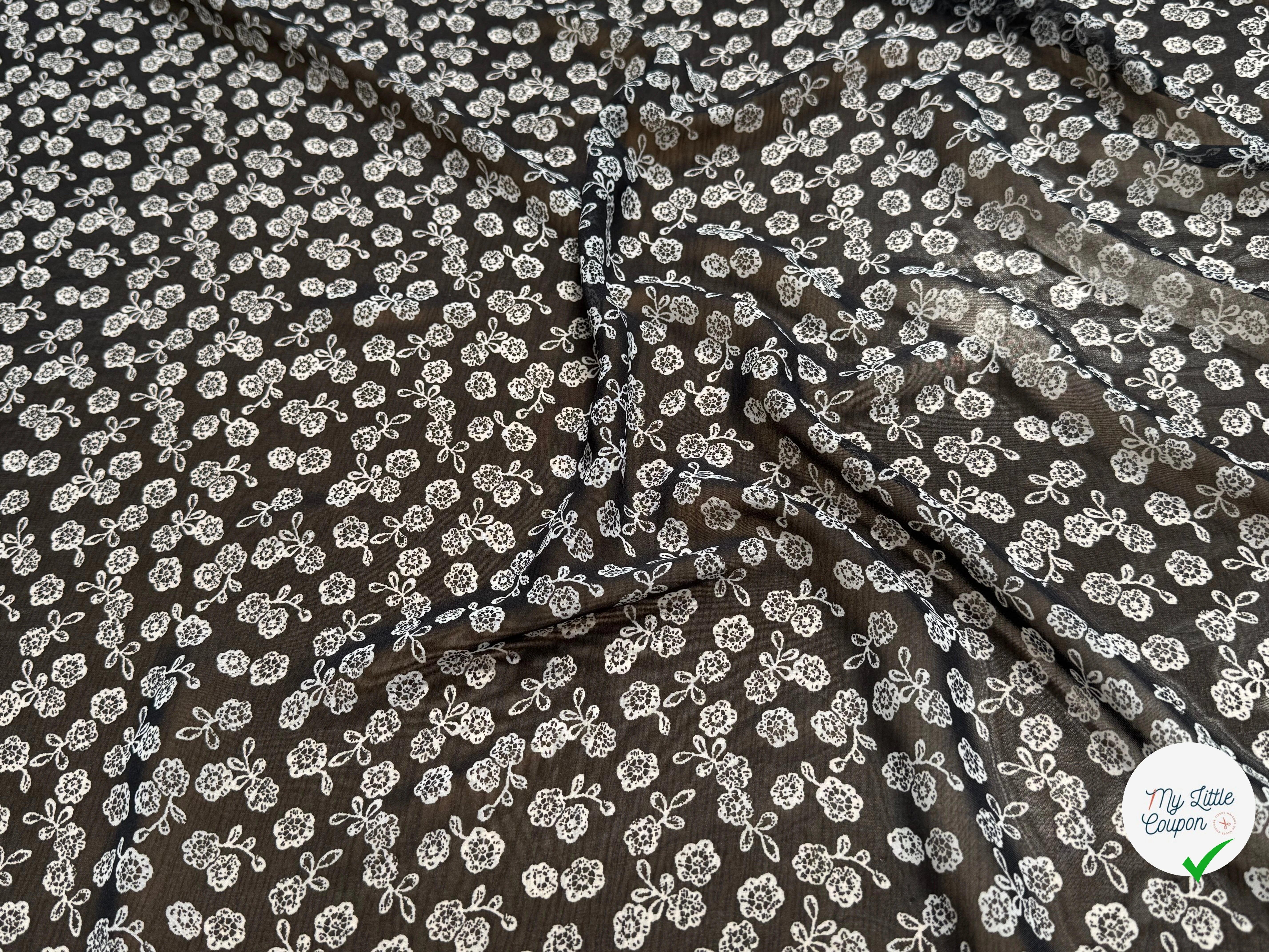 CHIFFON IMPRIMÉ CHIC MOTIFS FLORAUX BLANC SUR FOND NOIR - My Little Coupon