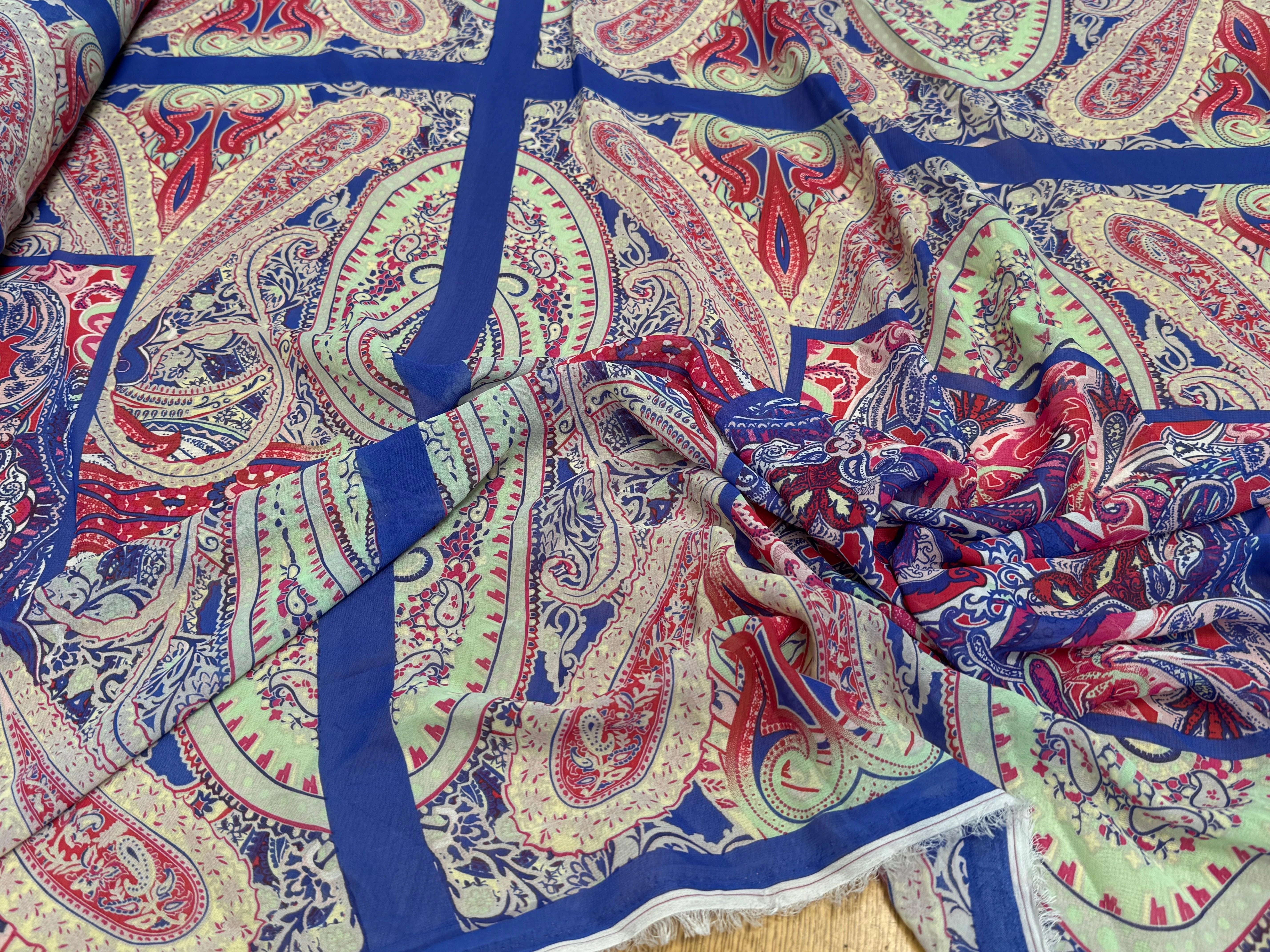 CHIFFON IMPRIMÉ GRAPHIQUE FOND BLEU PANNEAU - My Little Coupon