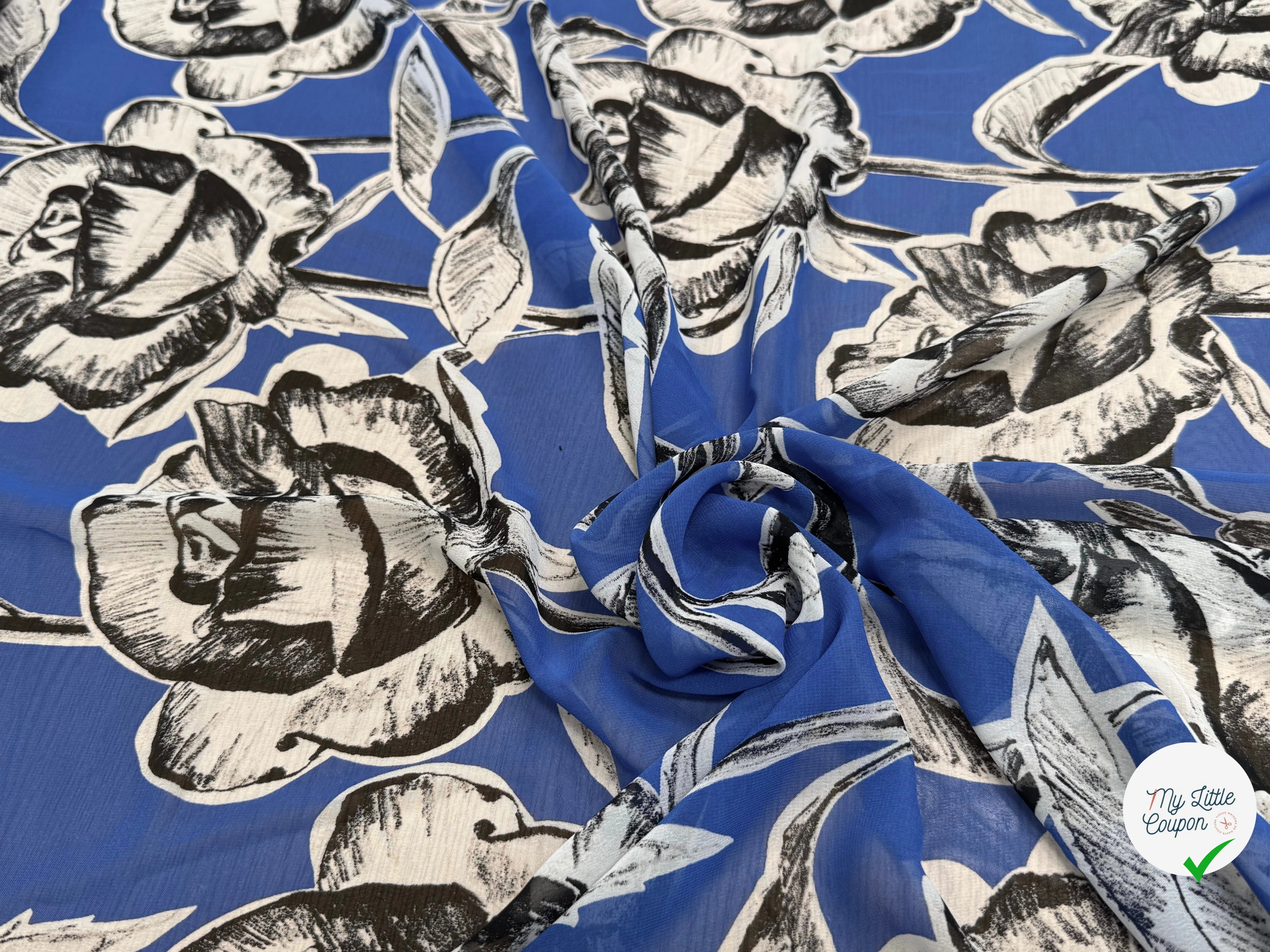 CHIFFON PRINTED FOND BLEU GROSSES FLEURS BLANC NOIR - My Little Coupon