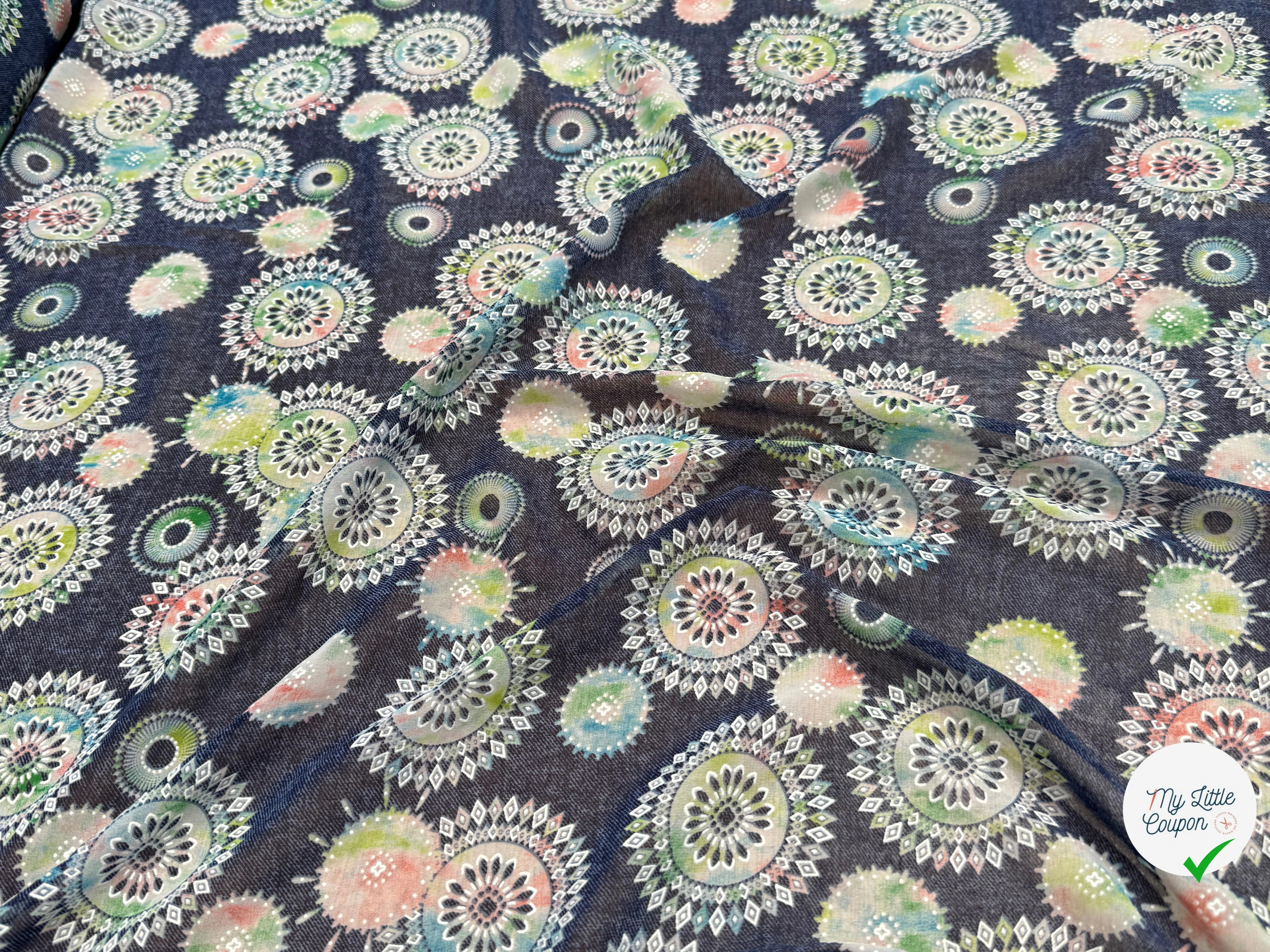 CHIFFON PRINTED MOYENS COQUILLAGES MULTICOLORES FOND BLEU - My Little Coupon