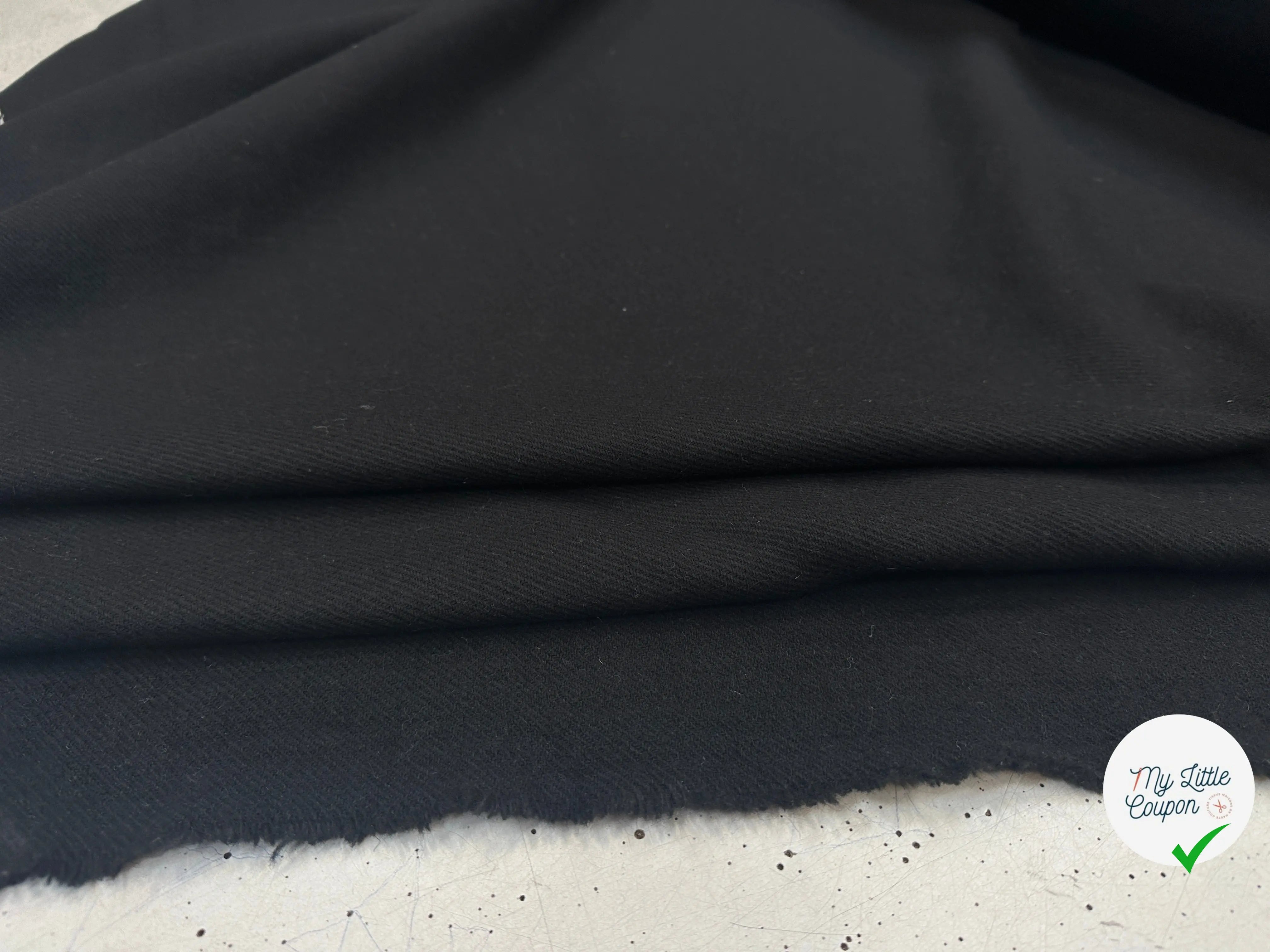 COMPACT WOOL CAVIAR NOIR - My Little Coupon