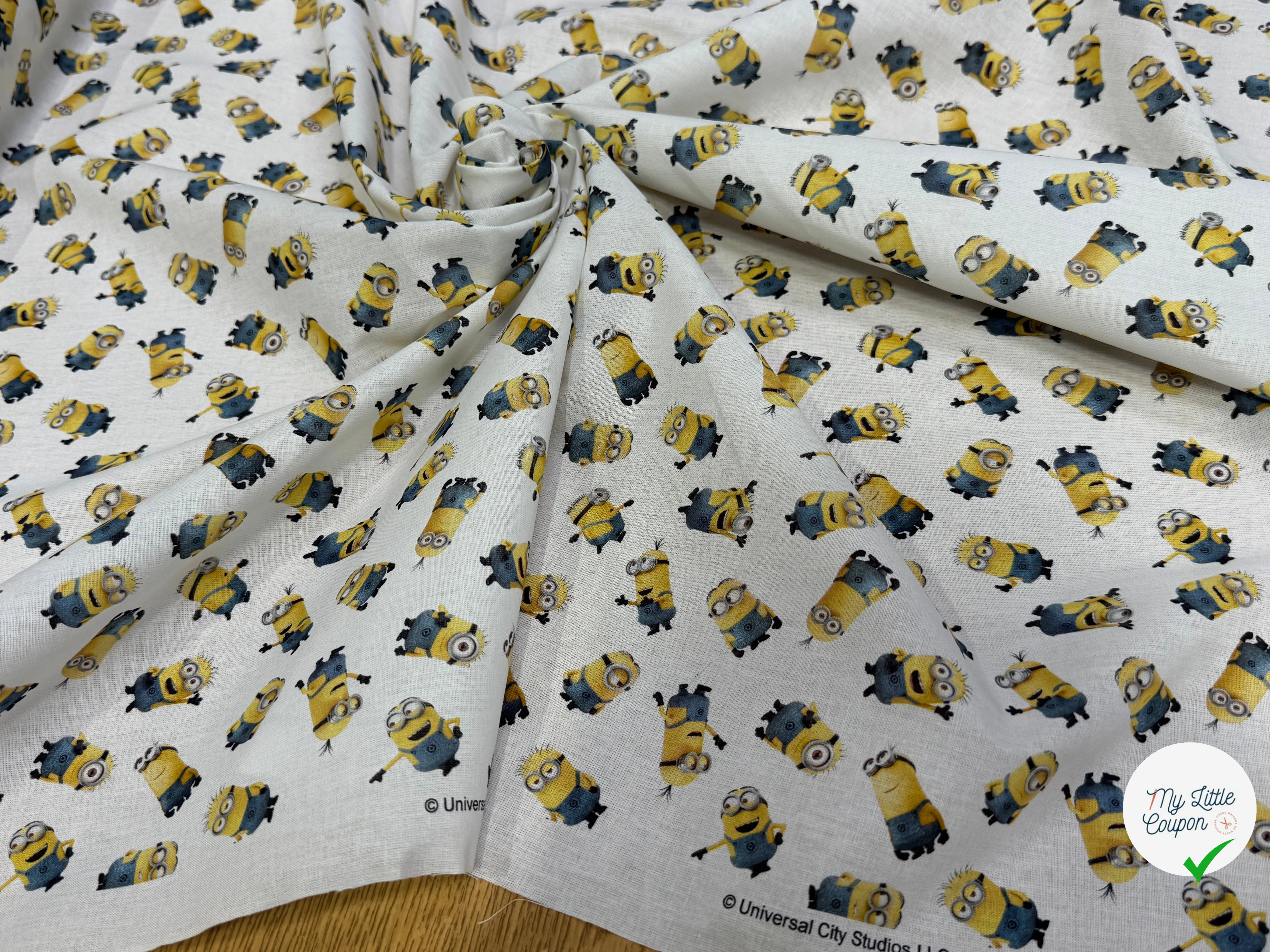 COTON IMPRIMÉ MINIONS DESPICABLE - My Little Coupon