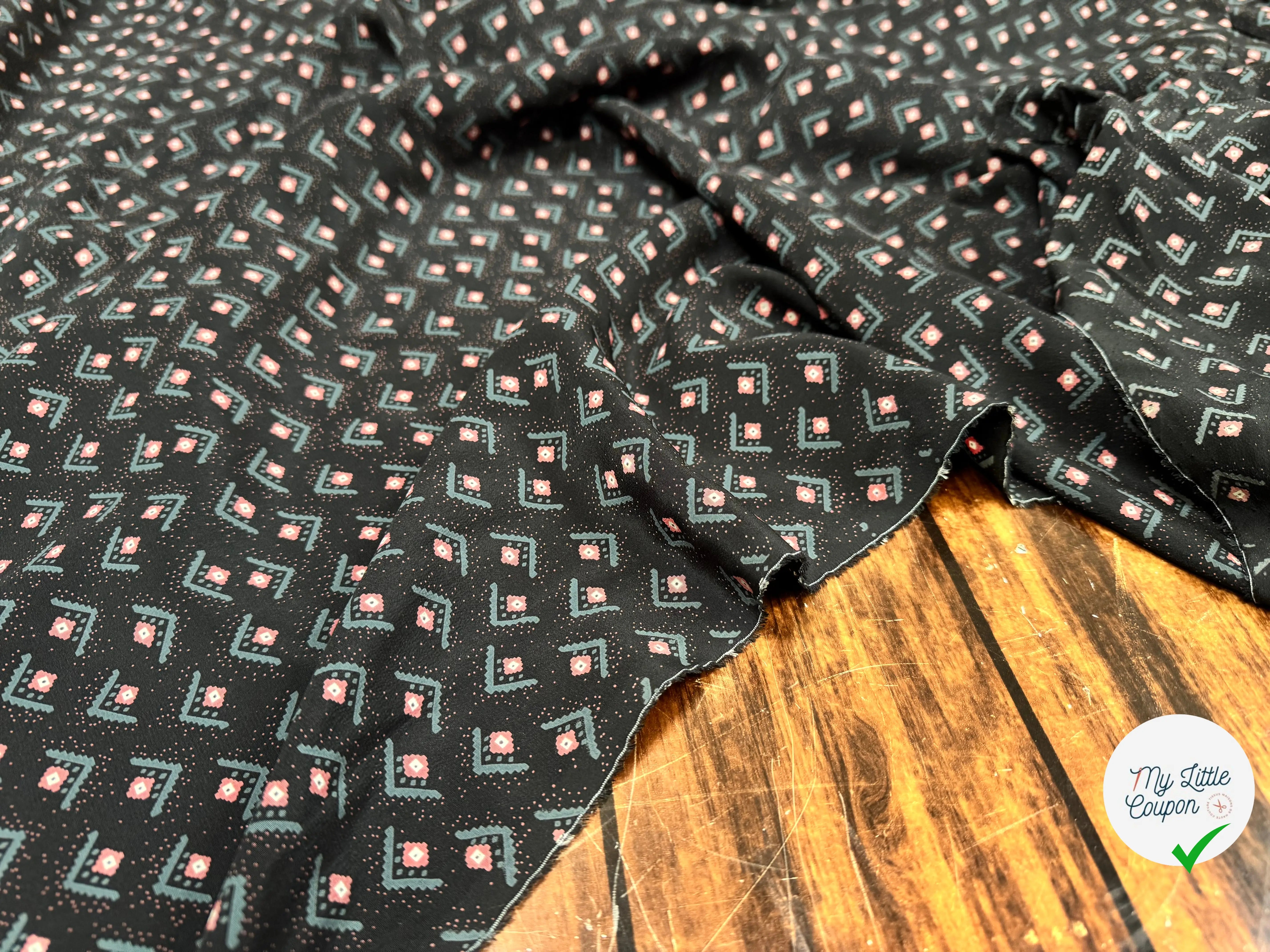 CREPE DE CHINE SOIE DELHI PRINT 16 MOMME NOIR - My Little Coupon