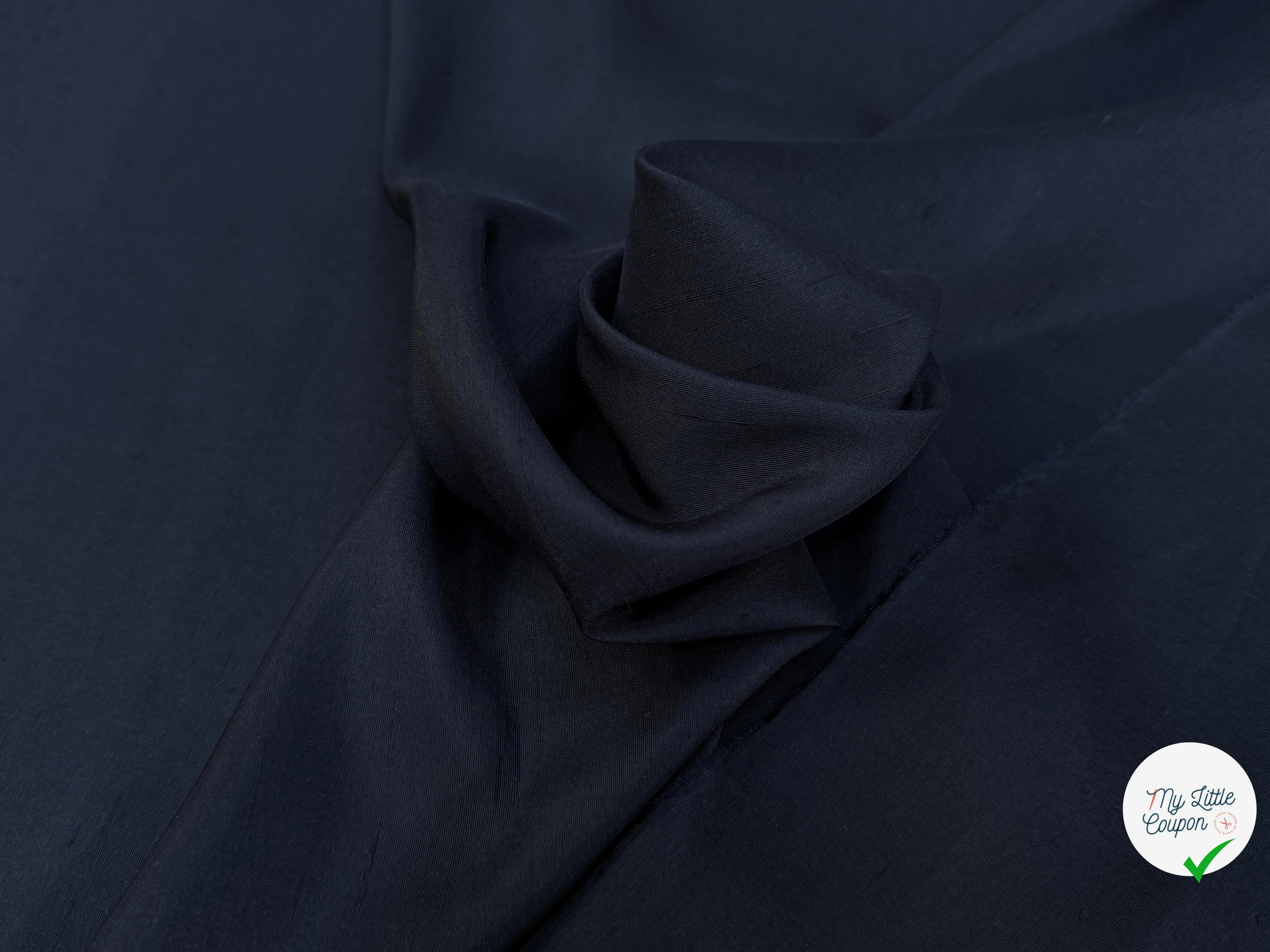 CREPE DE SOIE FLUIDE LÉGÈREMENT SATINÉ BLEU MARINE TEXTURÉ  SHANTUNG QUALITÉ COUTURE - My Little Coupon