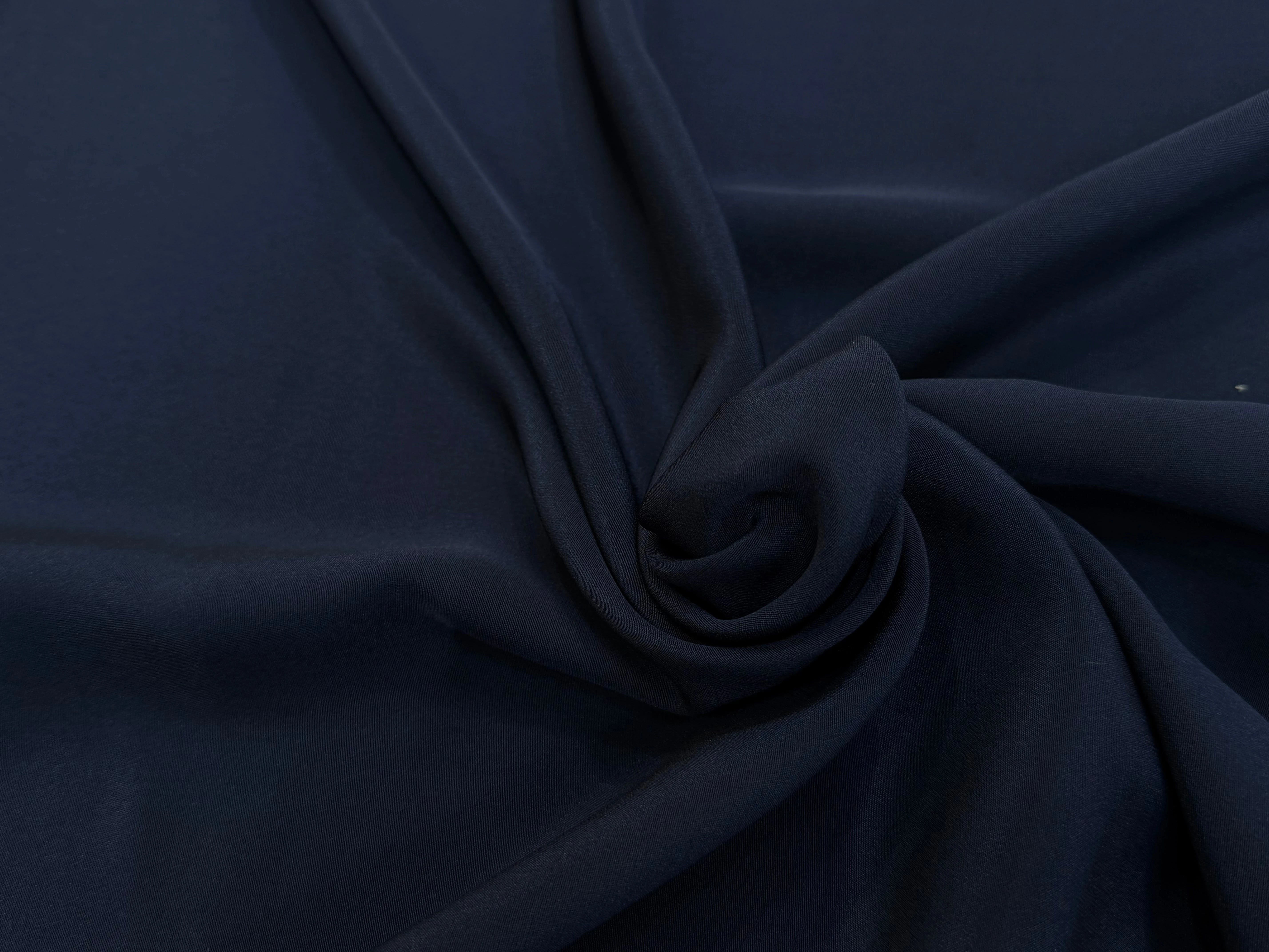 CREPE DE SOIE SATINÉ FLUIDE BLEU MARRINE 110 DE LAIZE - My Little Coupon